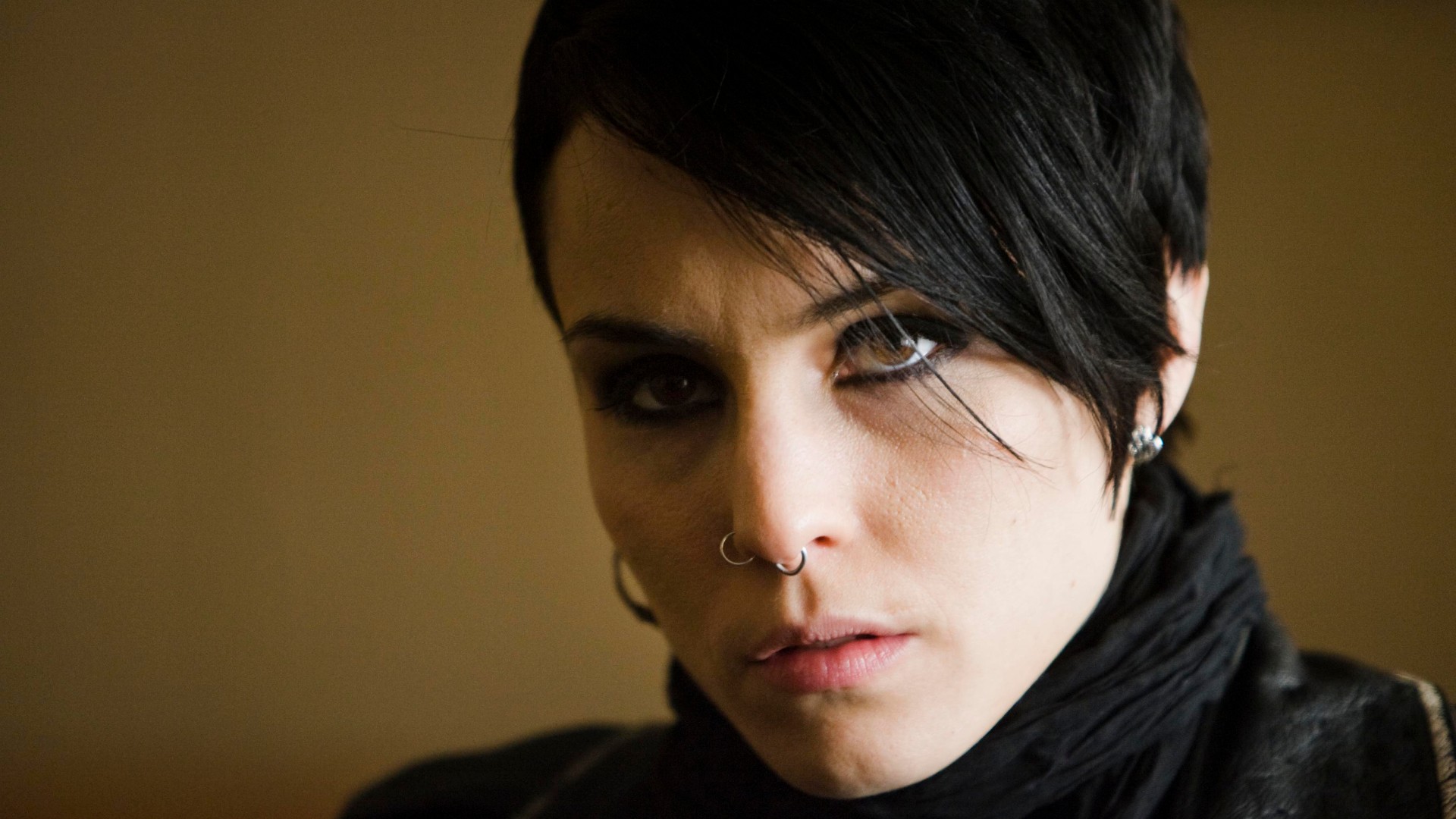 People 1920x1080 Noomi Rapace The Girl with the Dragon Tattoo short hair piercing dark hair women nose ring actress celebrity film stills