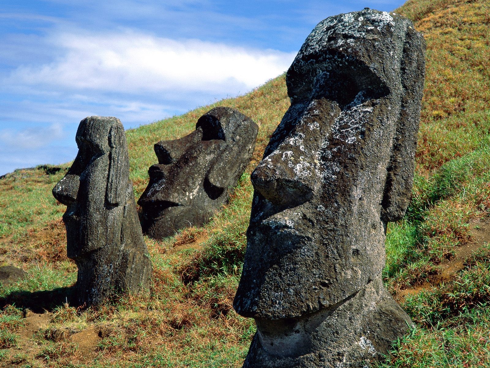 General 1600x1200 Moai Easter Island statue ancient head World Heritage Site Chile landmark