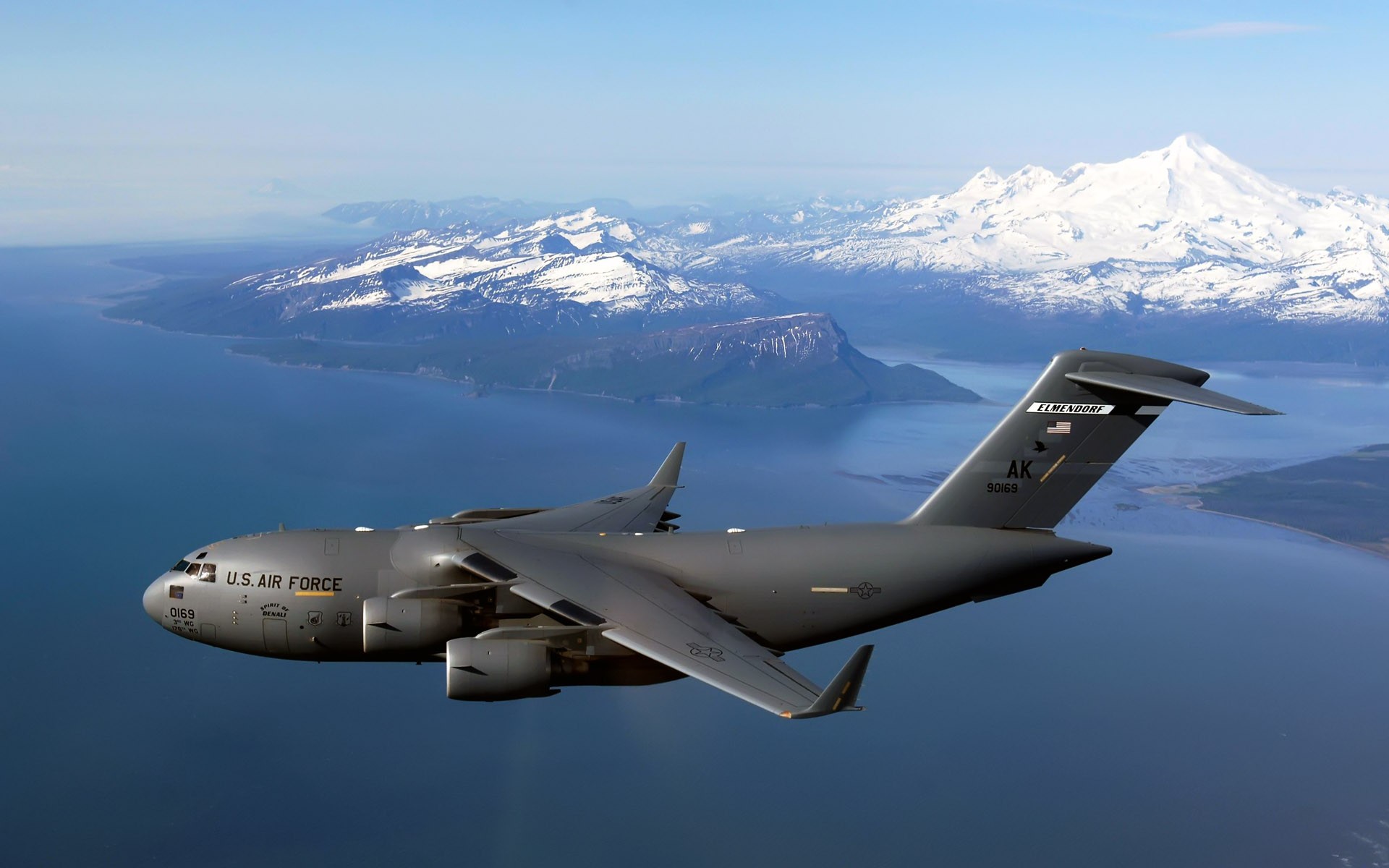 General 1920x1200 airplane sky snowy mountain mountain top air force ocean view Boeing C-17 Globemaster III c++ military military aircraft vehicle military vehicle numbers