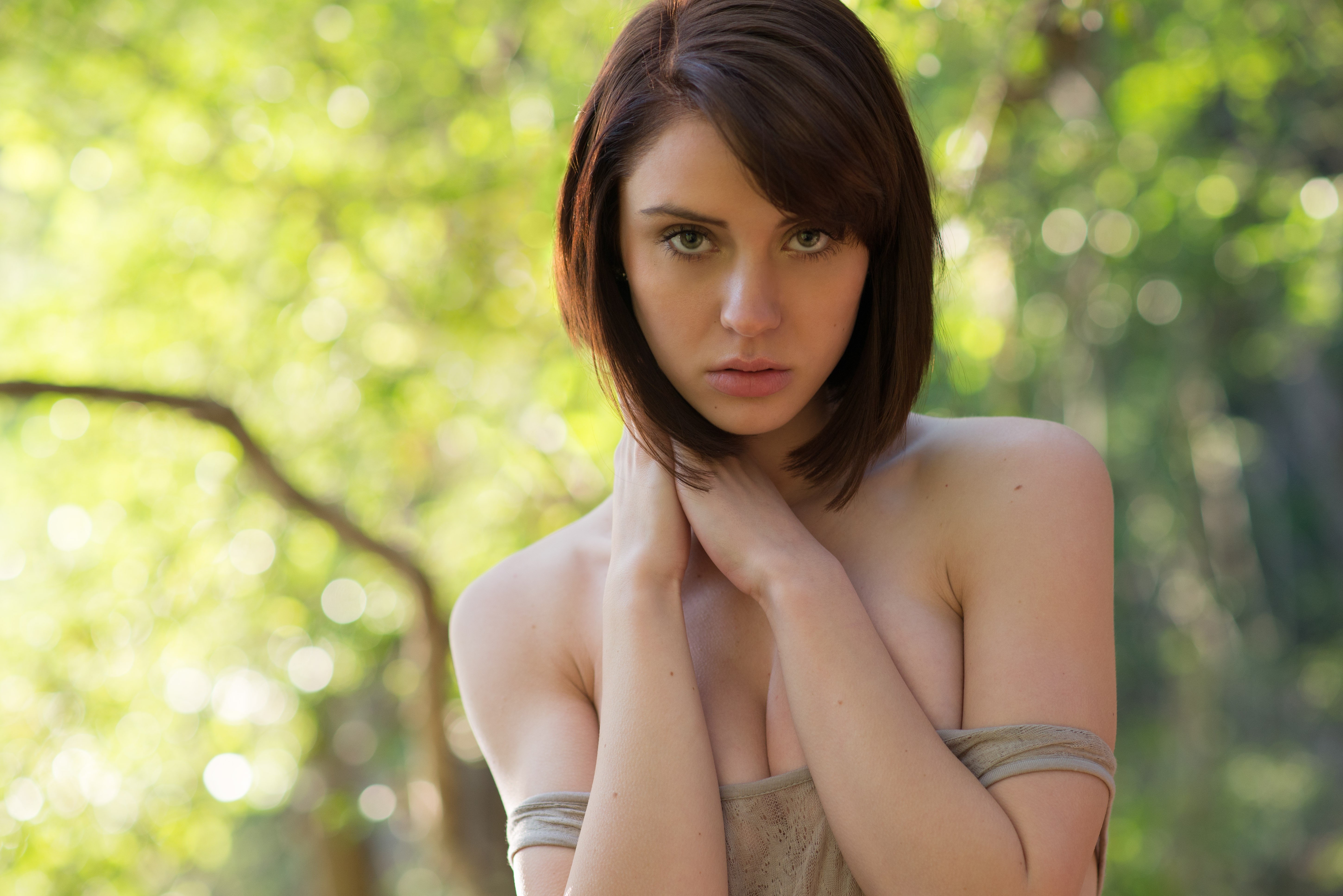 People 5799x3871 Anna Cash model women brunette short hair bare shoulders bokeh looking at viewer cleavage outdoors women outdoors boobs