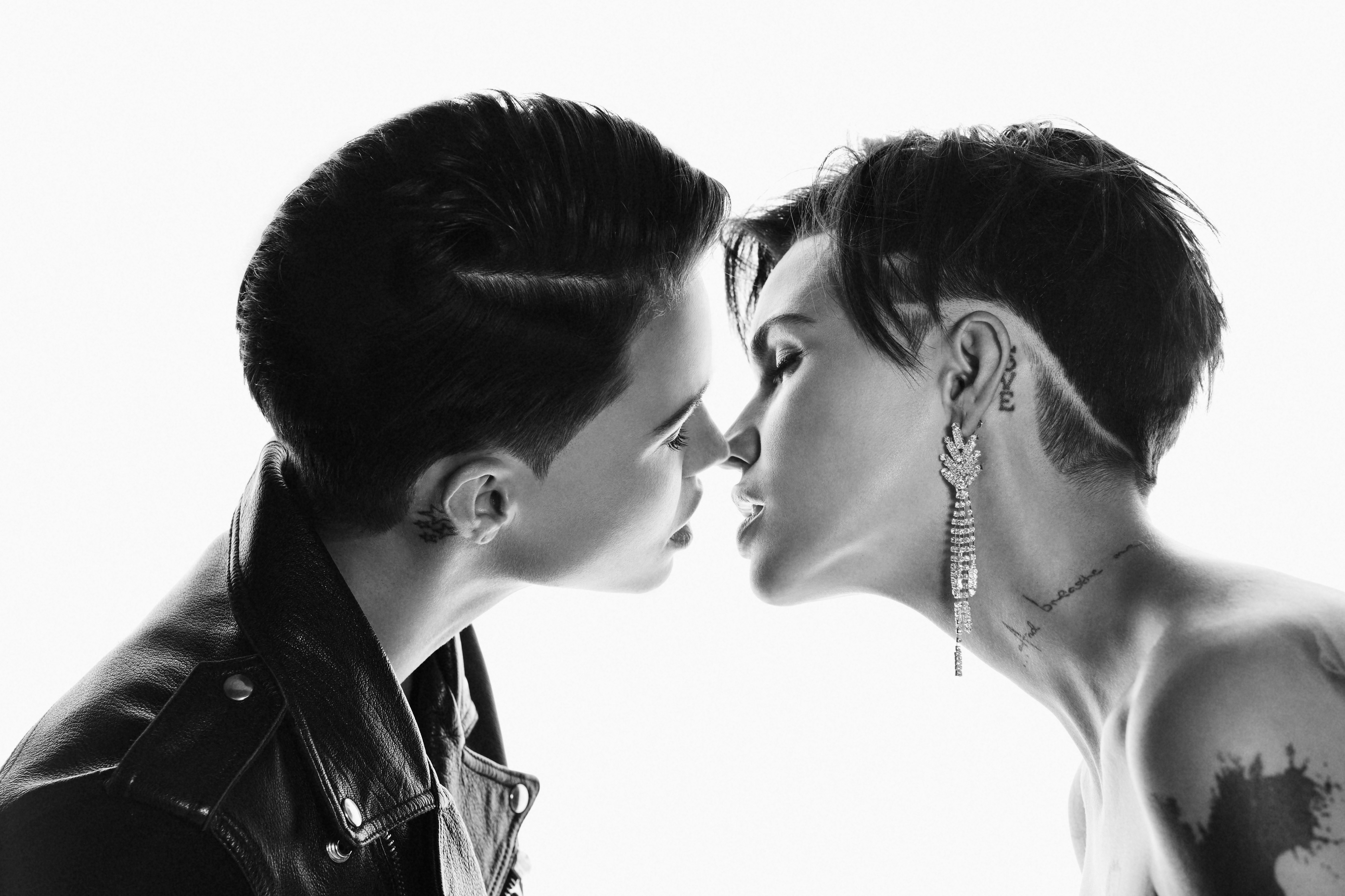 People 4961x3307 Ruby Rose (actress) monochrome kissing short hair closed eyes simple background white background long earrings women