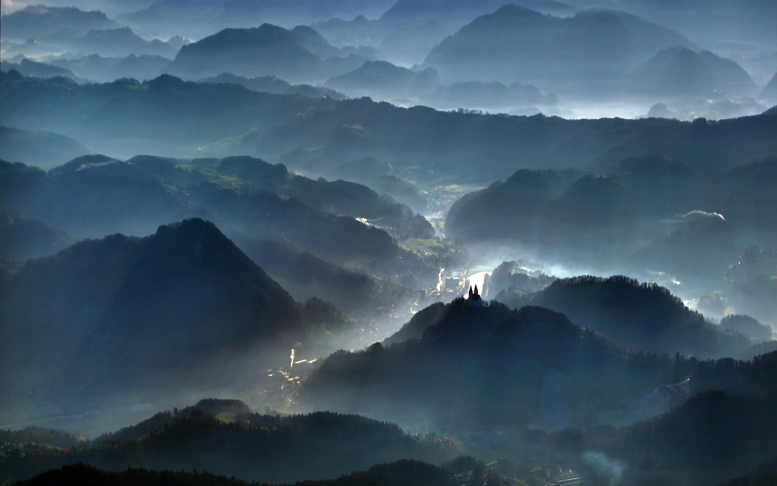 General 2500x1563 nature landscape mist sun rays blue mountains forest valley aerial view