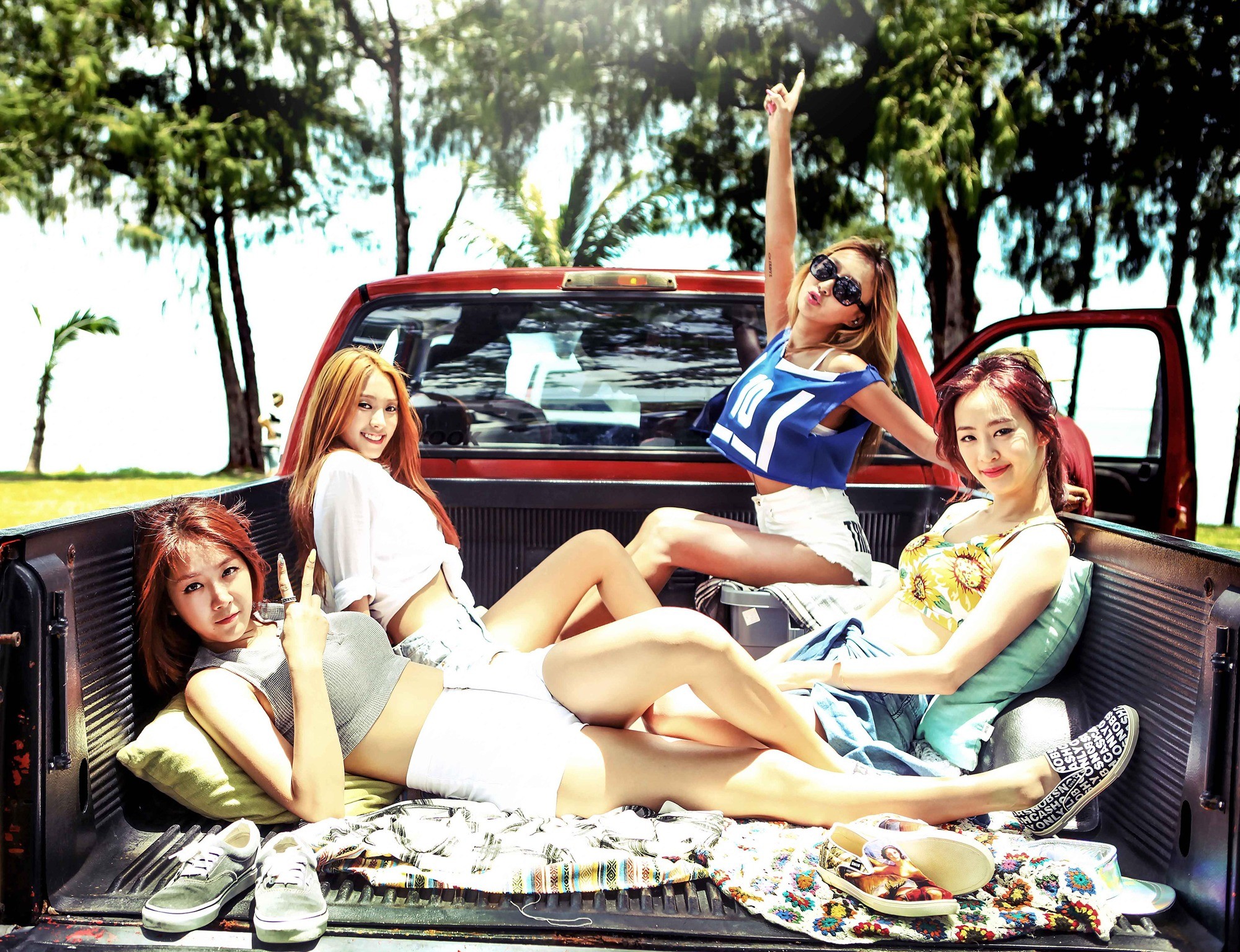 People 2000x1536 South Korea Asian women car group of women Sistar Korean women looking at viewer women with cars smiling women with shades sunglasses hand gesture vehicle red cars legs women outdoors