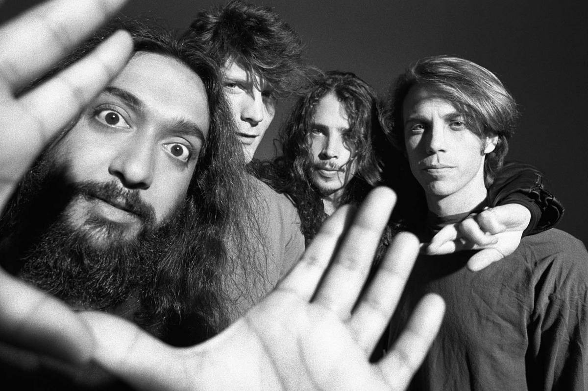 People 1200x799 men musician rockstar grunge Seattle monochrome face long hair beard