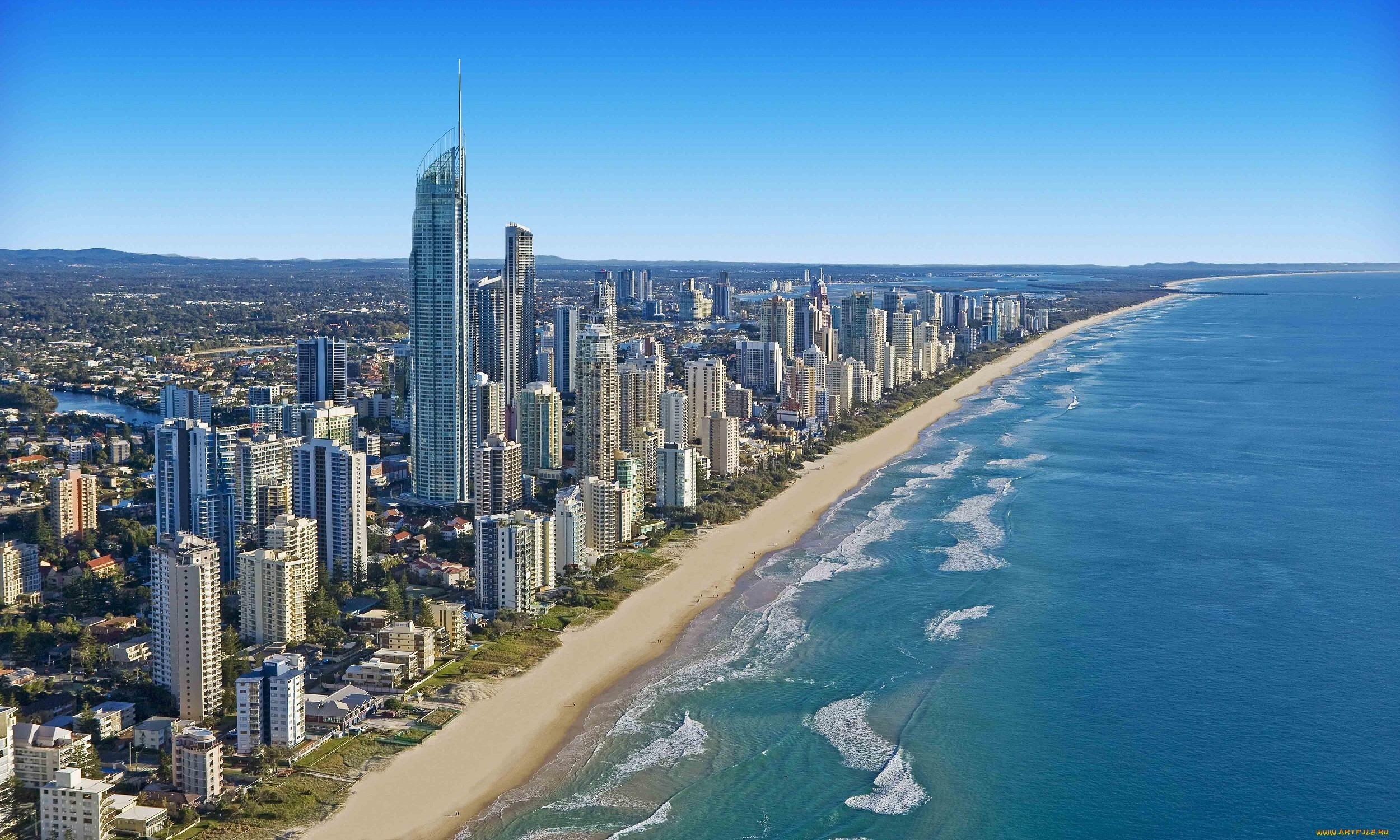 General 2500x1500 cityscape sea Australia Gold Coast Surfers Paradise