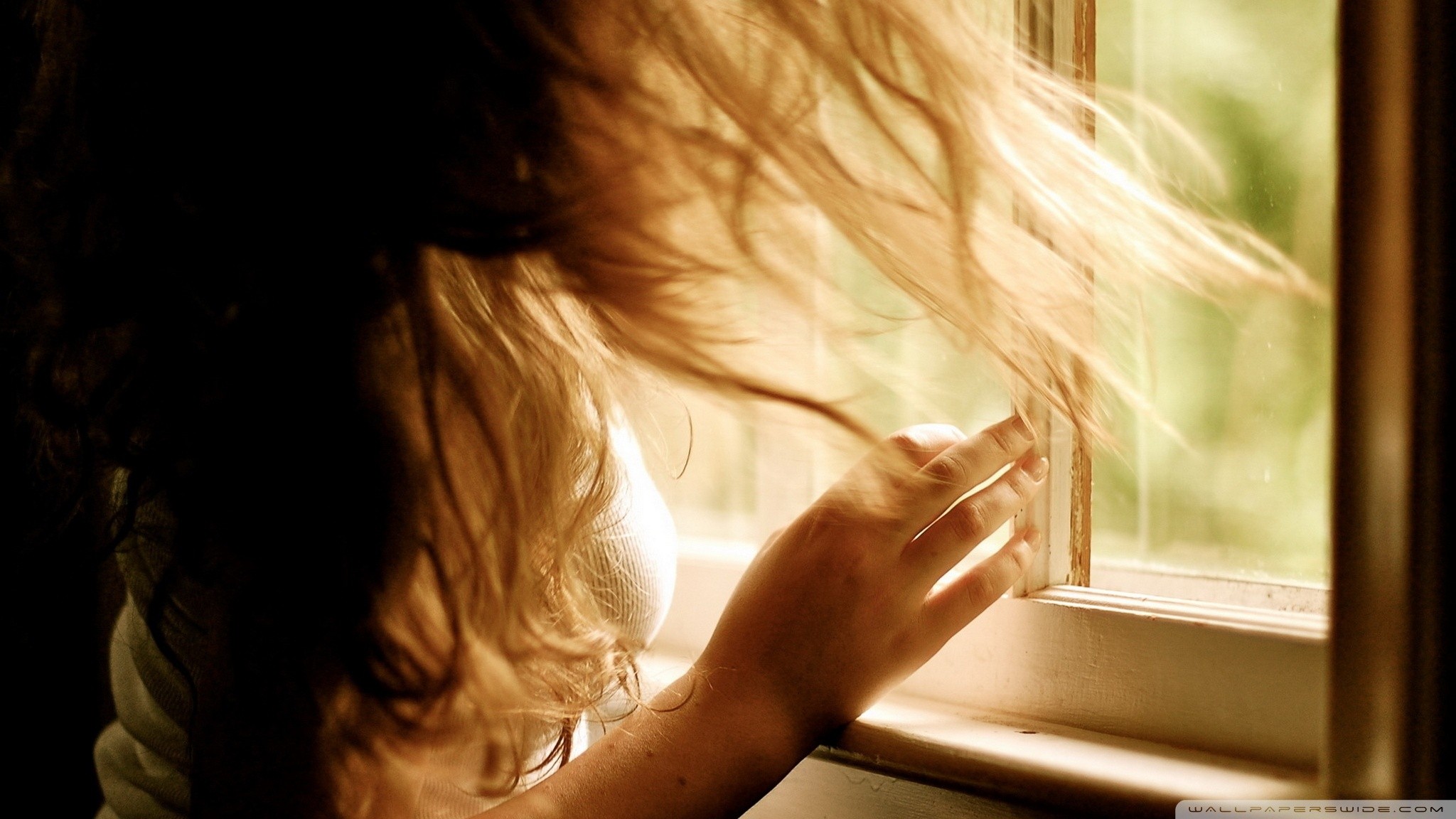 People 2048x1152 window women hair   model sunlight hands women indoors indoors long hair