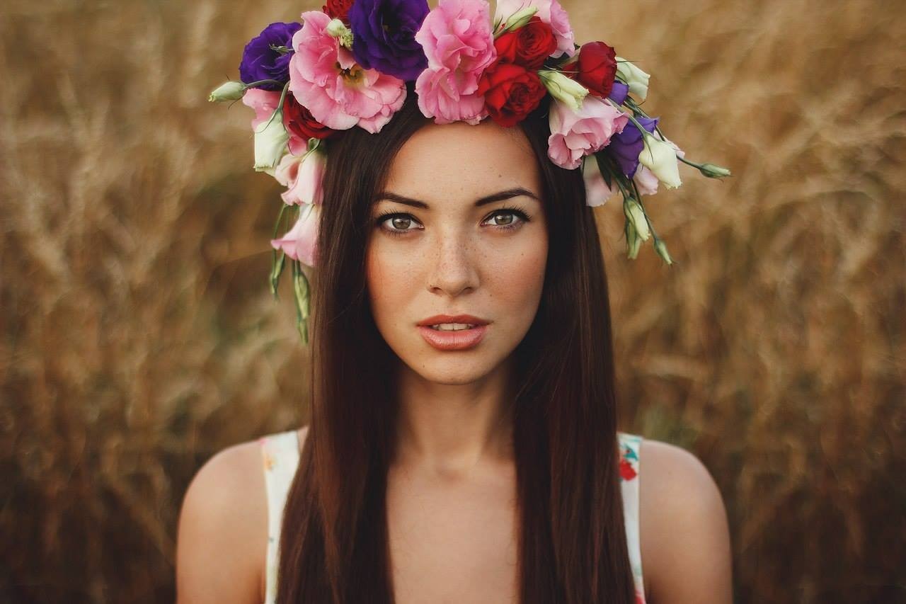 People 1280x853 Ukrainian women wreaths brunette flowers women outdoors face model Ukrainian women flower crown long hair red lipstick