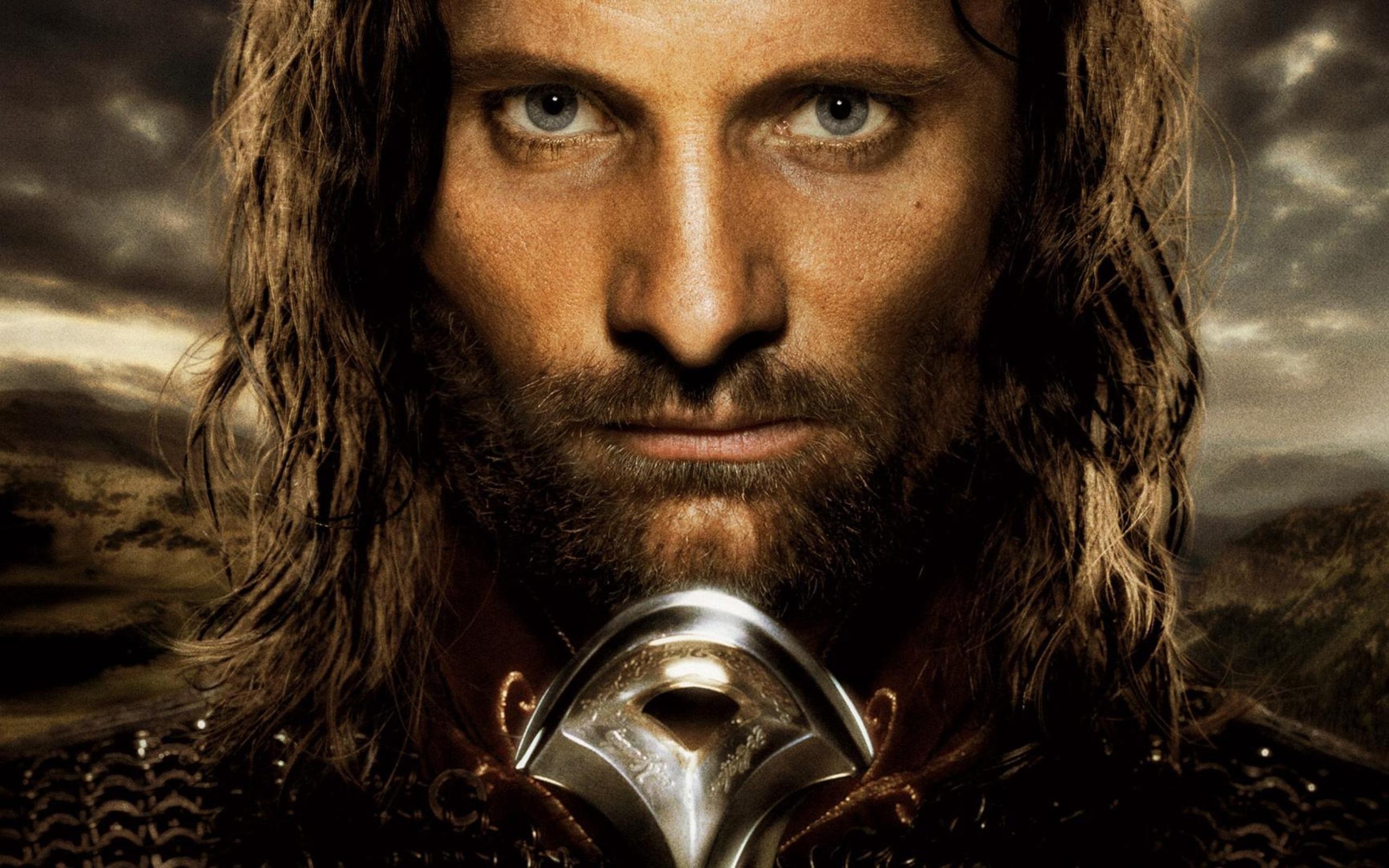 General 2560x1600 movies The Lord of the Rings Viggo Mortensen Aragorn The Lord of the Rings: The Return of the King fantasy men looking at viewer beard actor men Book characters J. R. R. Tolkien
