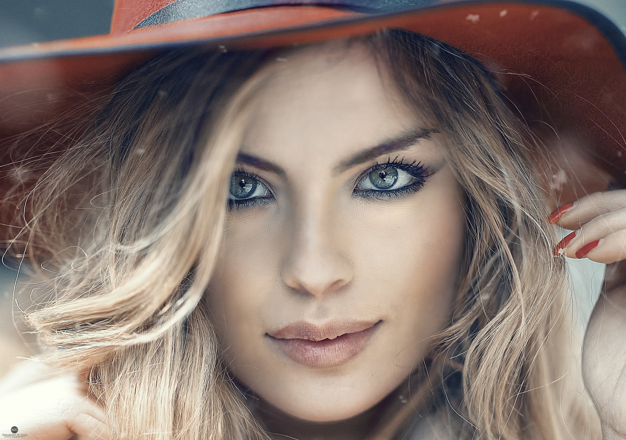 People 2048x1440 women face portrait blonde hat Alessandro Di Cicco closeup makeup women with hats red nails painted nails looking at viewer dyed hair