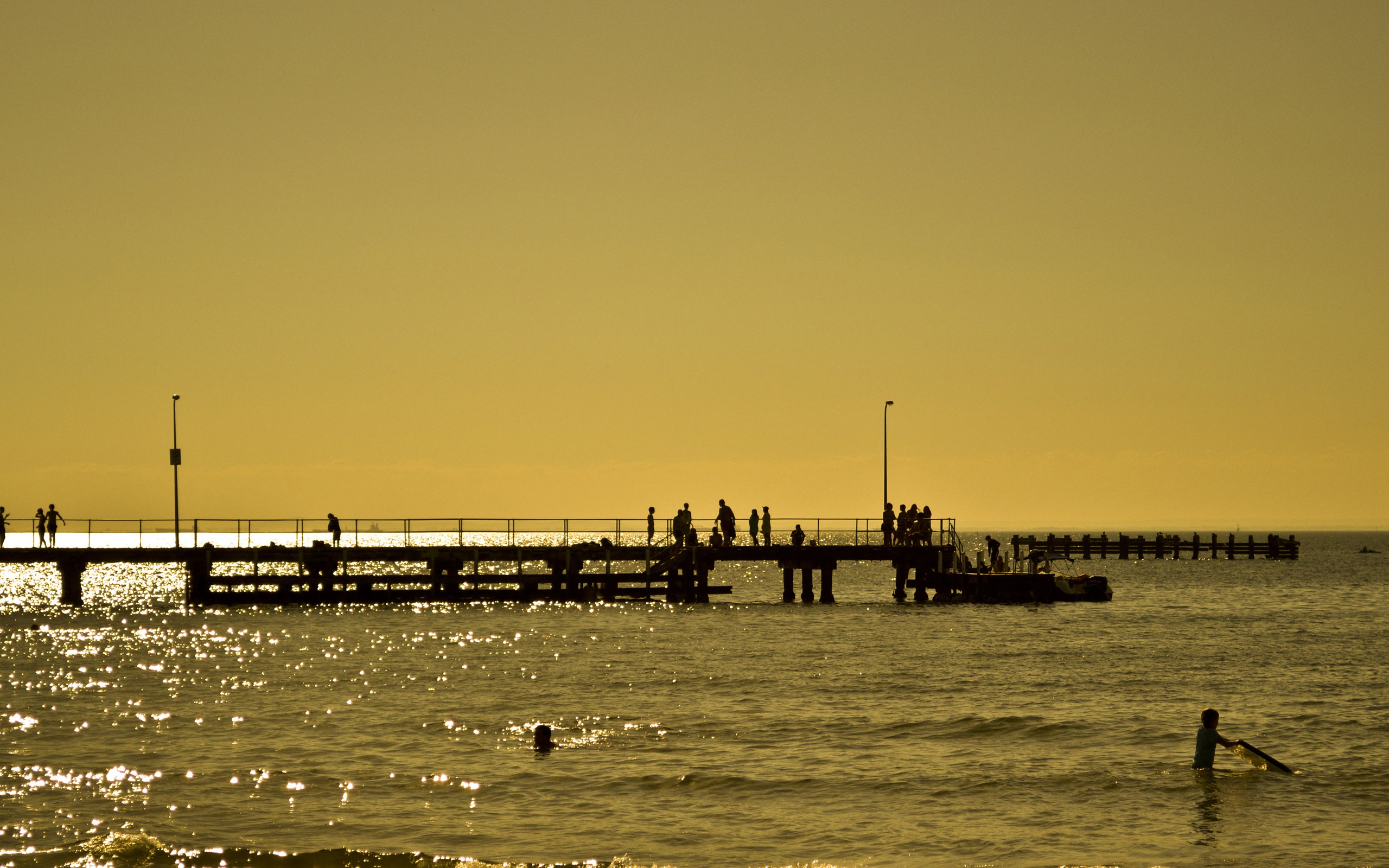 General 2560x1600 pier people sea silhouette outdoors water
