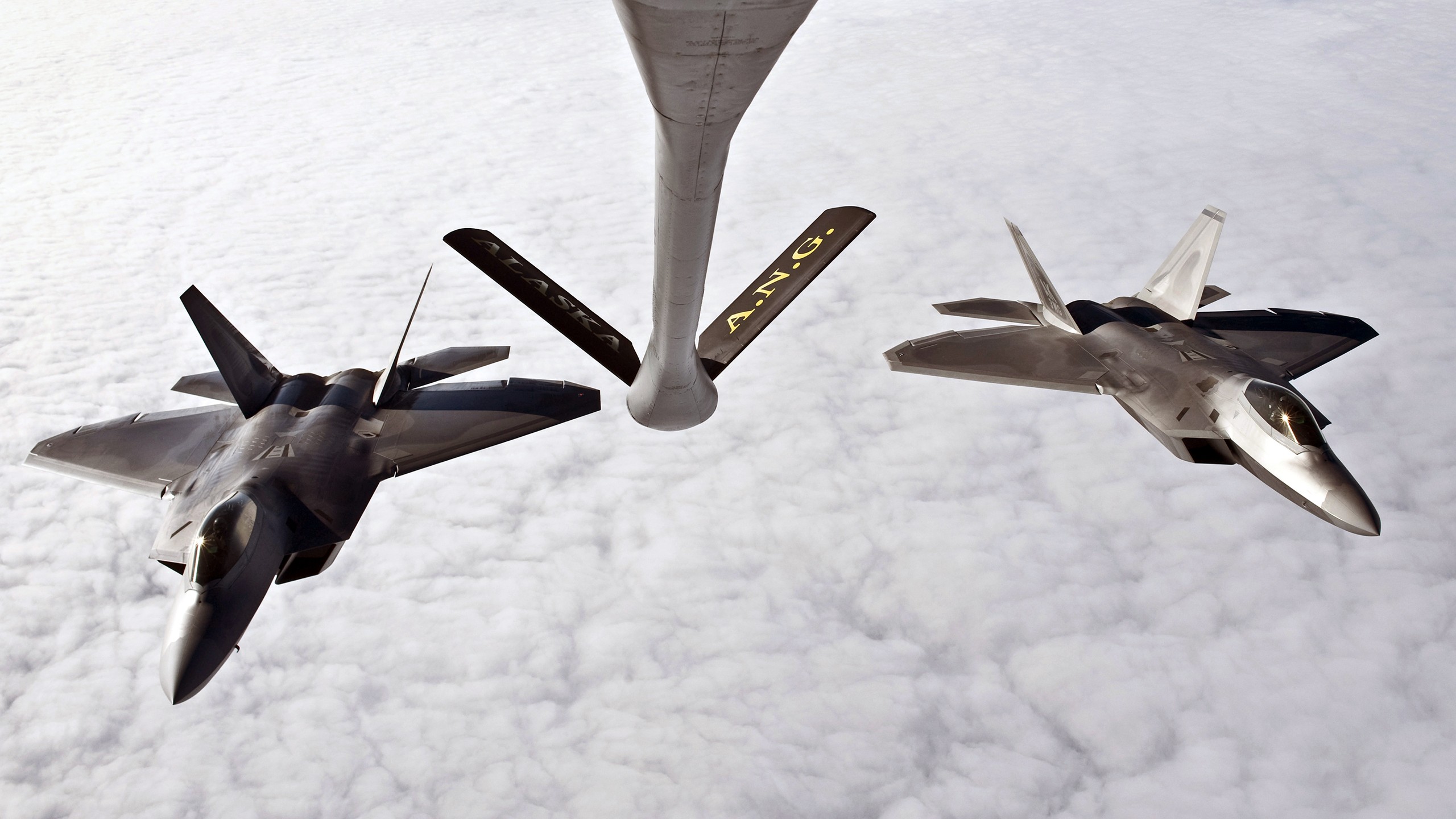 General 2560x1440 F-22 Raptor aircraft mid-air refueling military aircraft vehicle military vehicle clouds