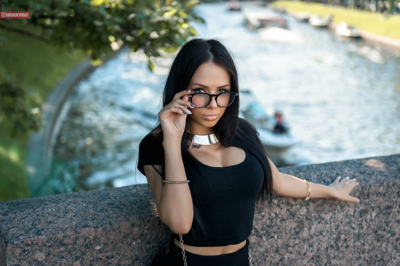People 1280x854 women big boobs women with glasses outdoors water painted nails black clothing Vitaly Sorokin