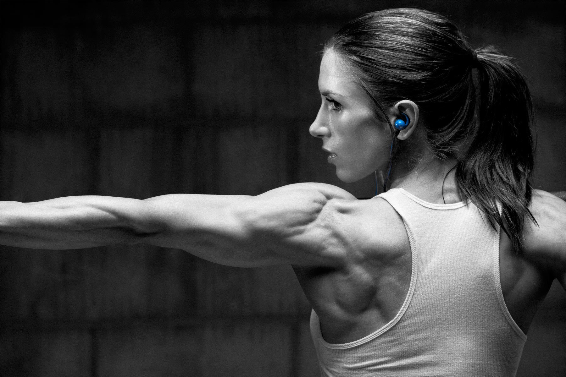 People 1800x1200 selective coloring muscles women model sport muscular arms face profile women indoors indoors earphones Pauline Nordin