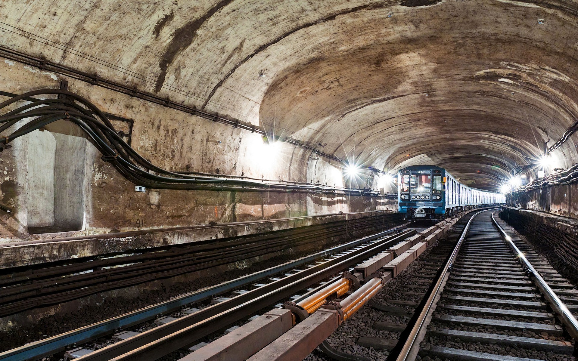 General 1920x1200 underground subway tunnel beige