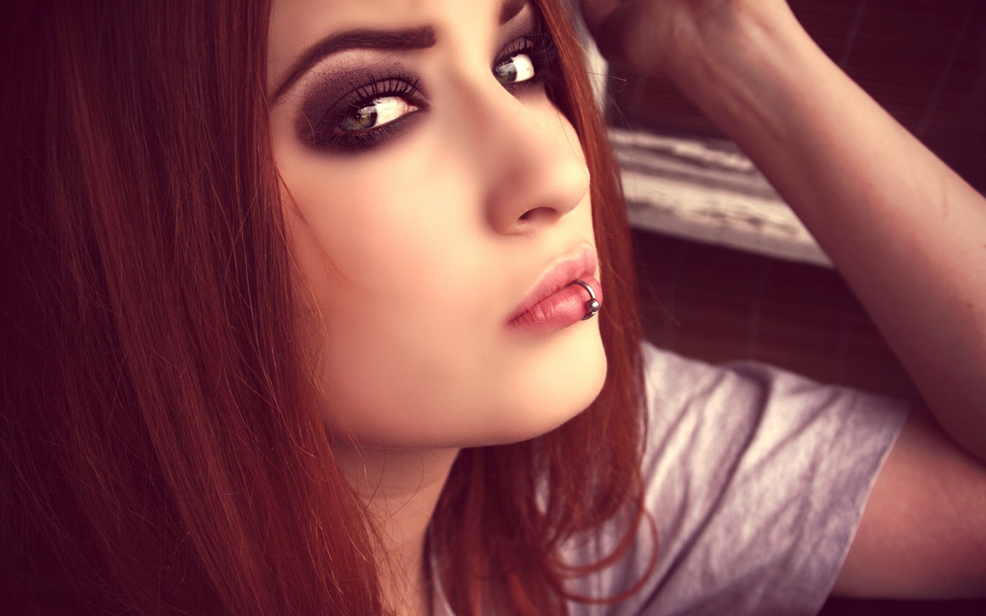 Niky Von Macabre Women Model Face Redhead Dyed Hair Long Hair Smoky Eyes Looking At 