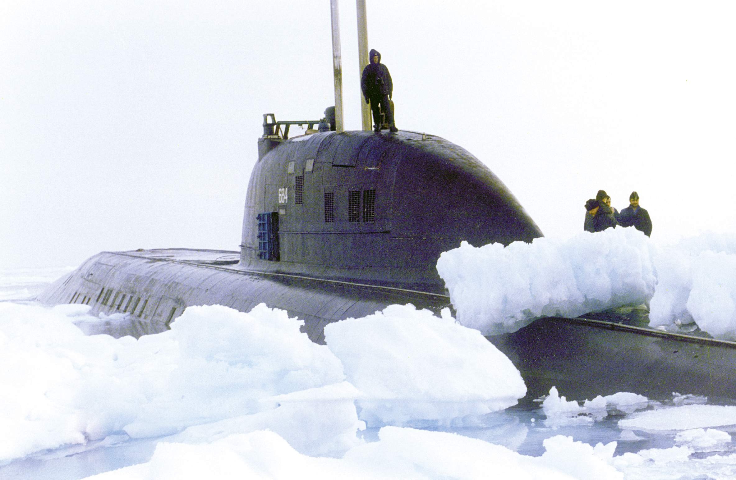 General 2368x1545 nuclear submarines military vehicle ice submarine military vehicle