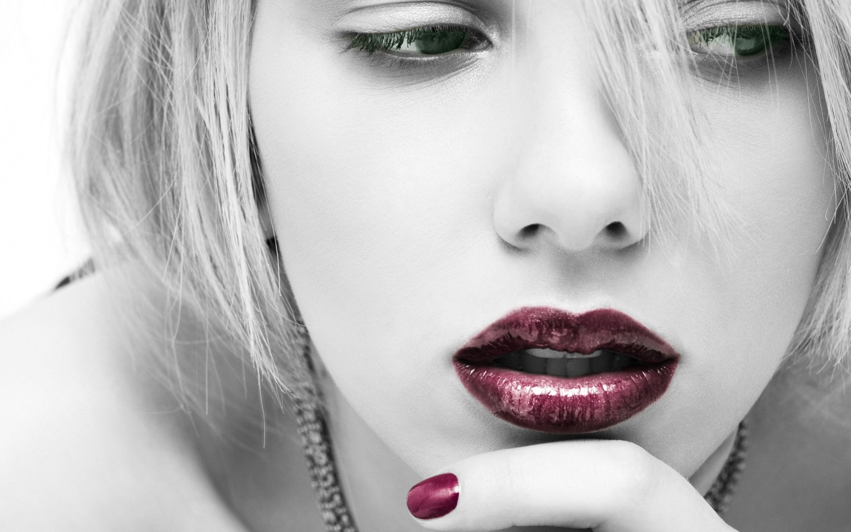 People 1680x1050 Scarlett Johansson lipstick actress selective coloring painted nails portrait makeup celebrity women face green eyes looking away red lipstick