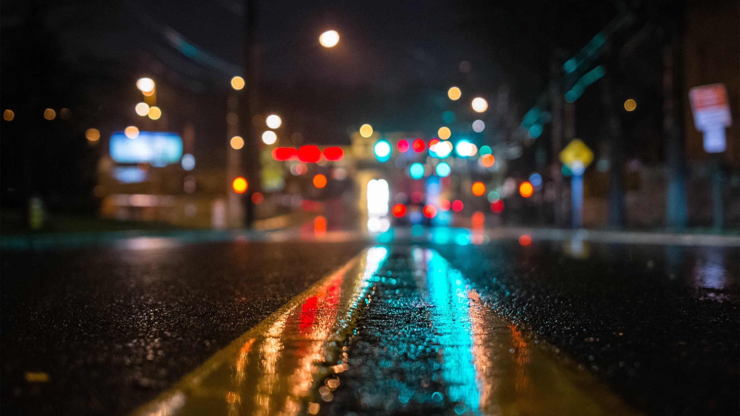 General 2560x1440 street urban lights wet blurred reflection depth of field road worm's eye view