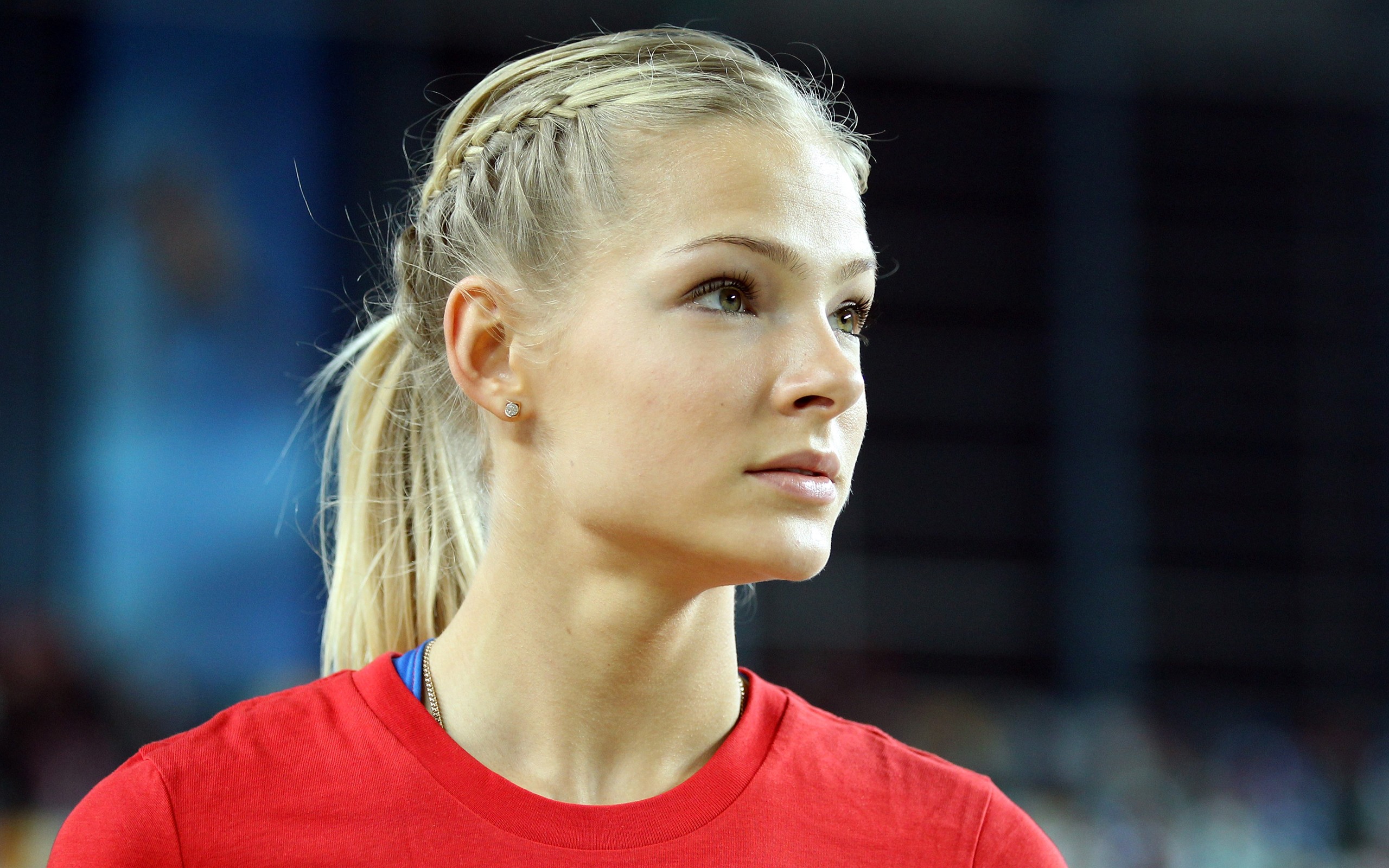 People 2560x1600 athletes blonde Russian women Darya Klishina Russian women sport T-shirt red tops