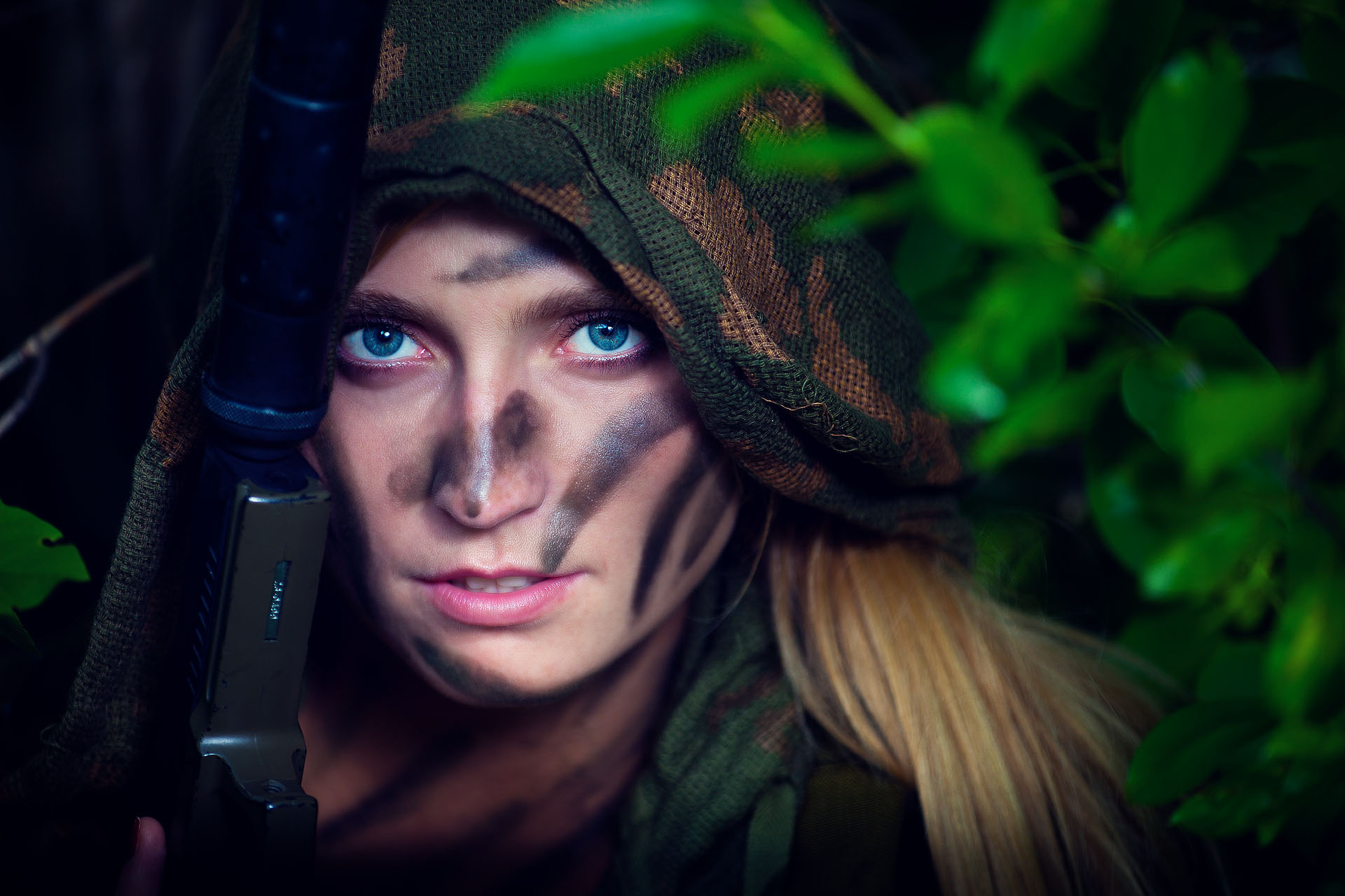 People 1920x1280 women face gun blonde blue eyes model weapon girls with guns camouflage plants face paint