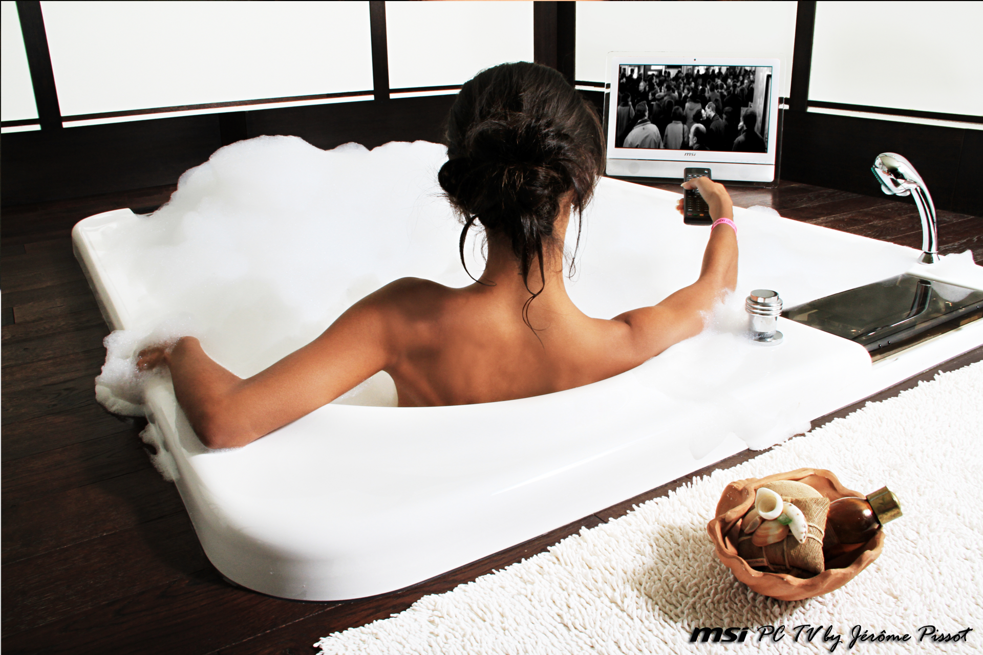 People 1920x1280 model women bathtub brunette back women indoors TV in bathtub indoors dark hair TV Remote