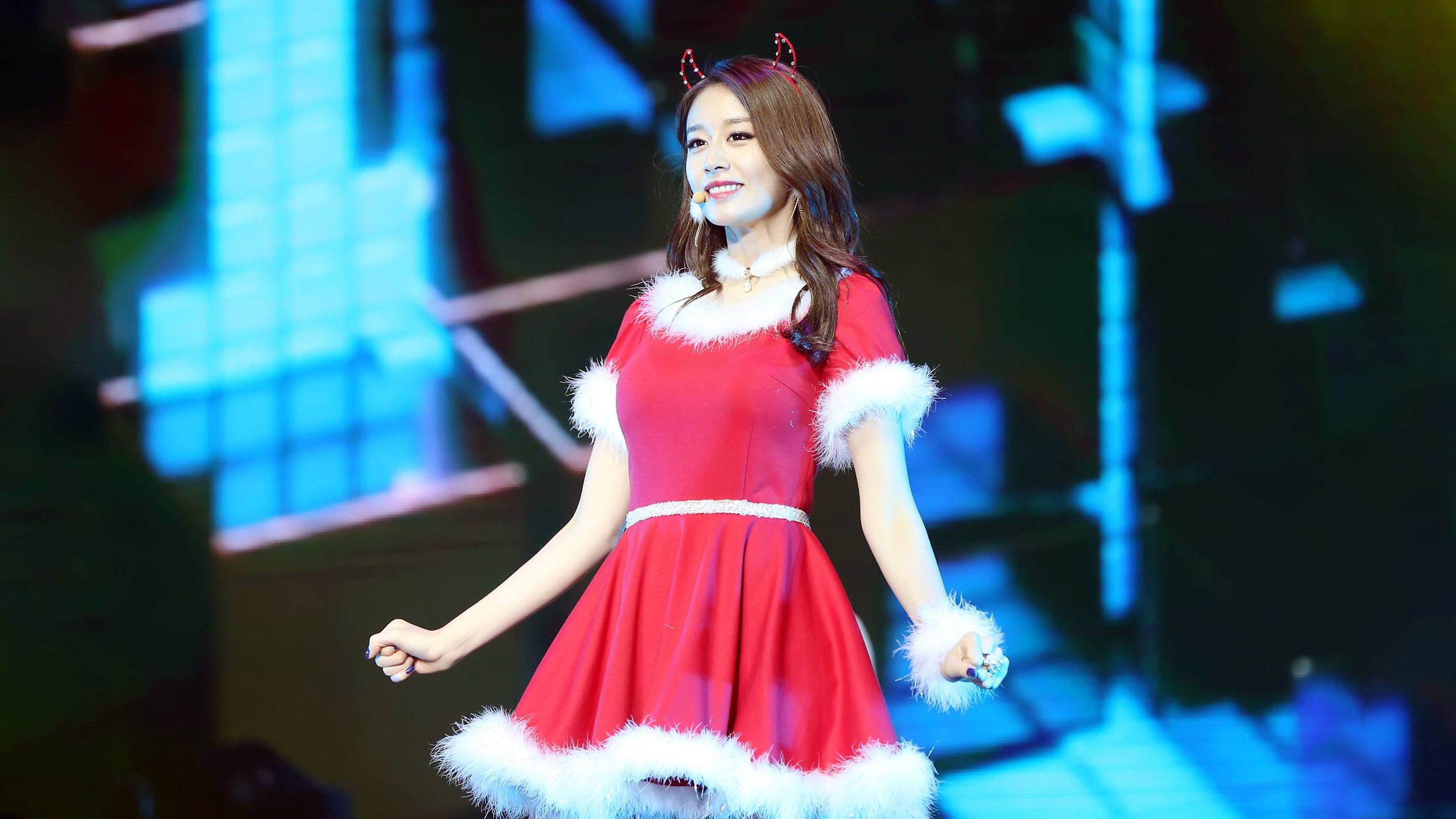 People 2426x1365 K-pop Jiyeon women stage shots Santa costume brunette long hair cyan Korean women music singer dress Asian