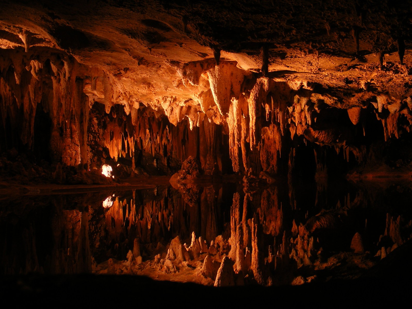 General 1600x1200 cave water dark nature underground