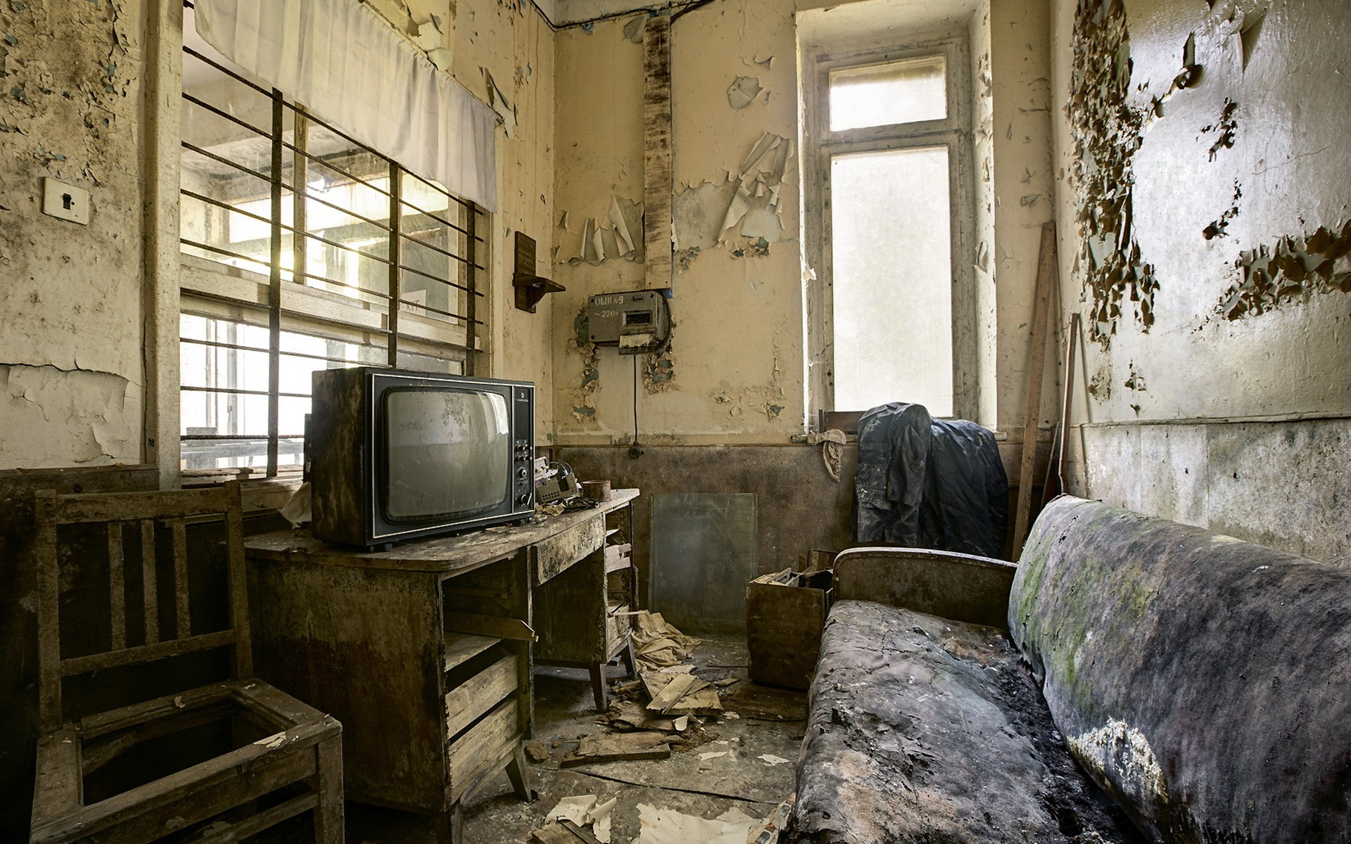 General 1920x1200 interior old dirty TV couch ruins abandoned