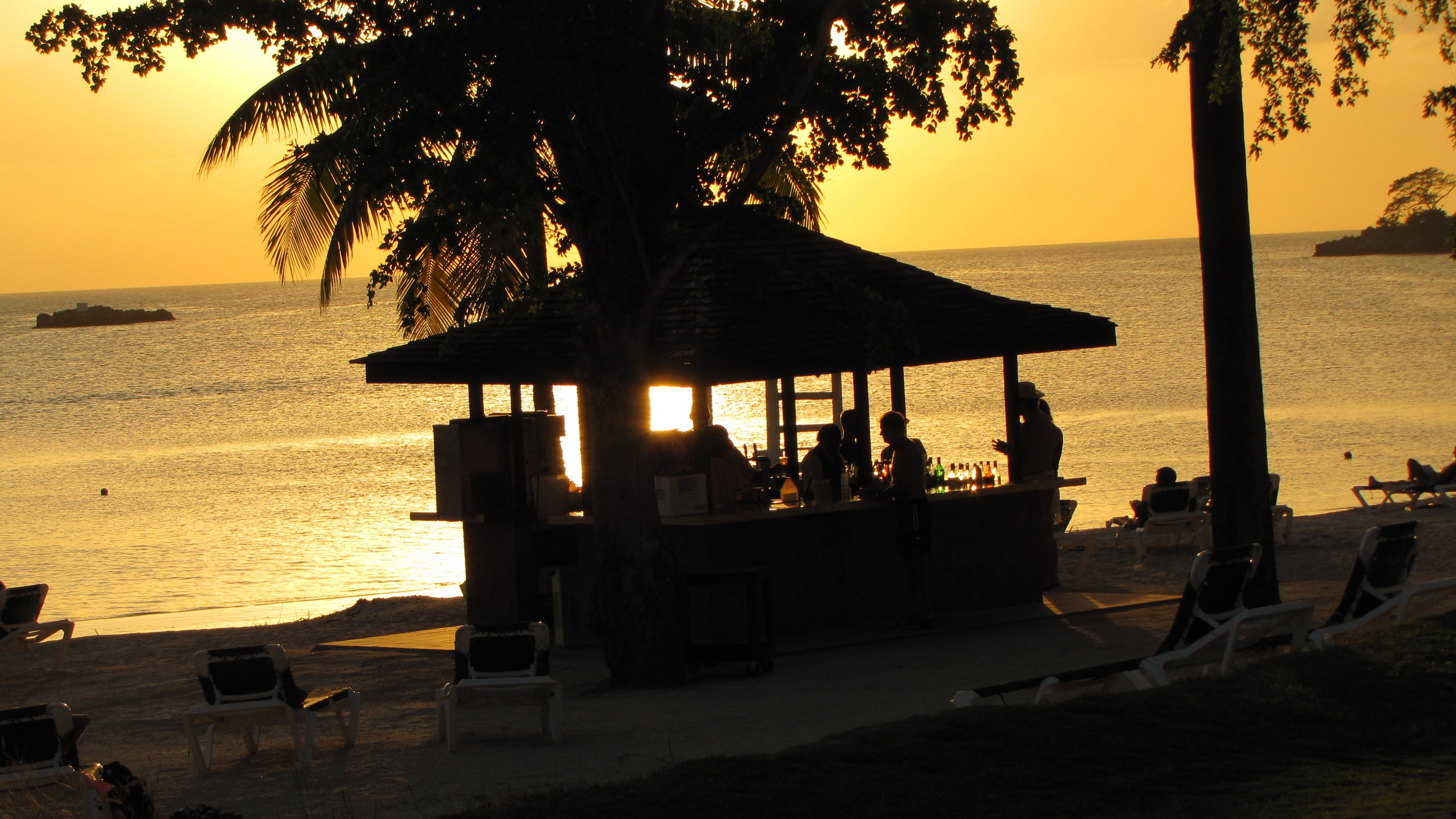 General 3840x2160 Jamaica beach hut silhouette sunset trees tropical sunlight people