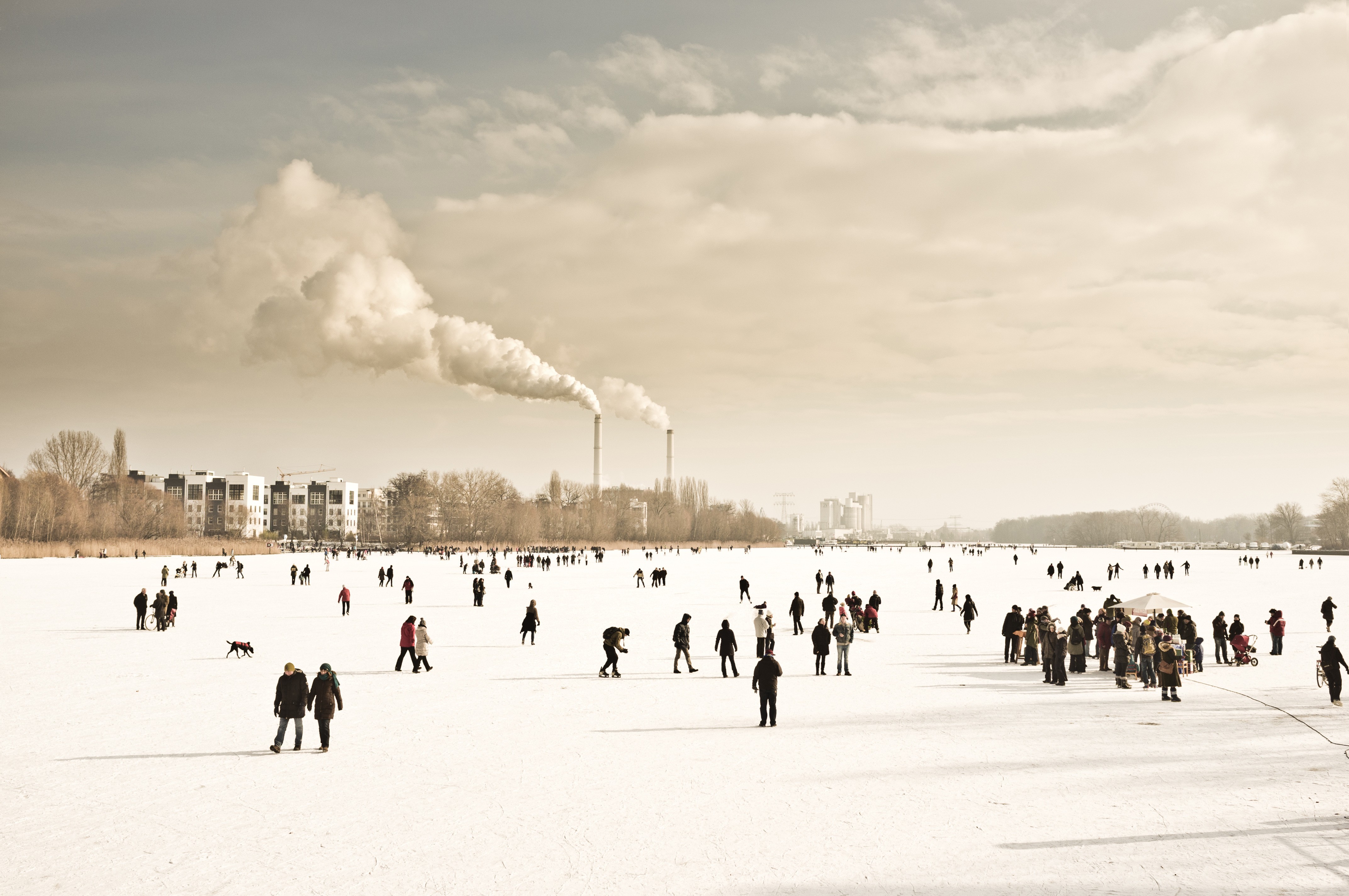 General 4288x2848 Berlin Germany people river winter smoke sky outdoors frozen river