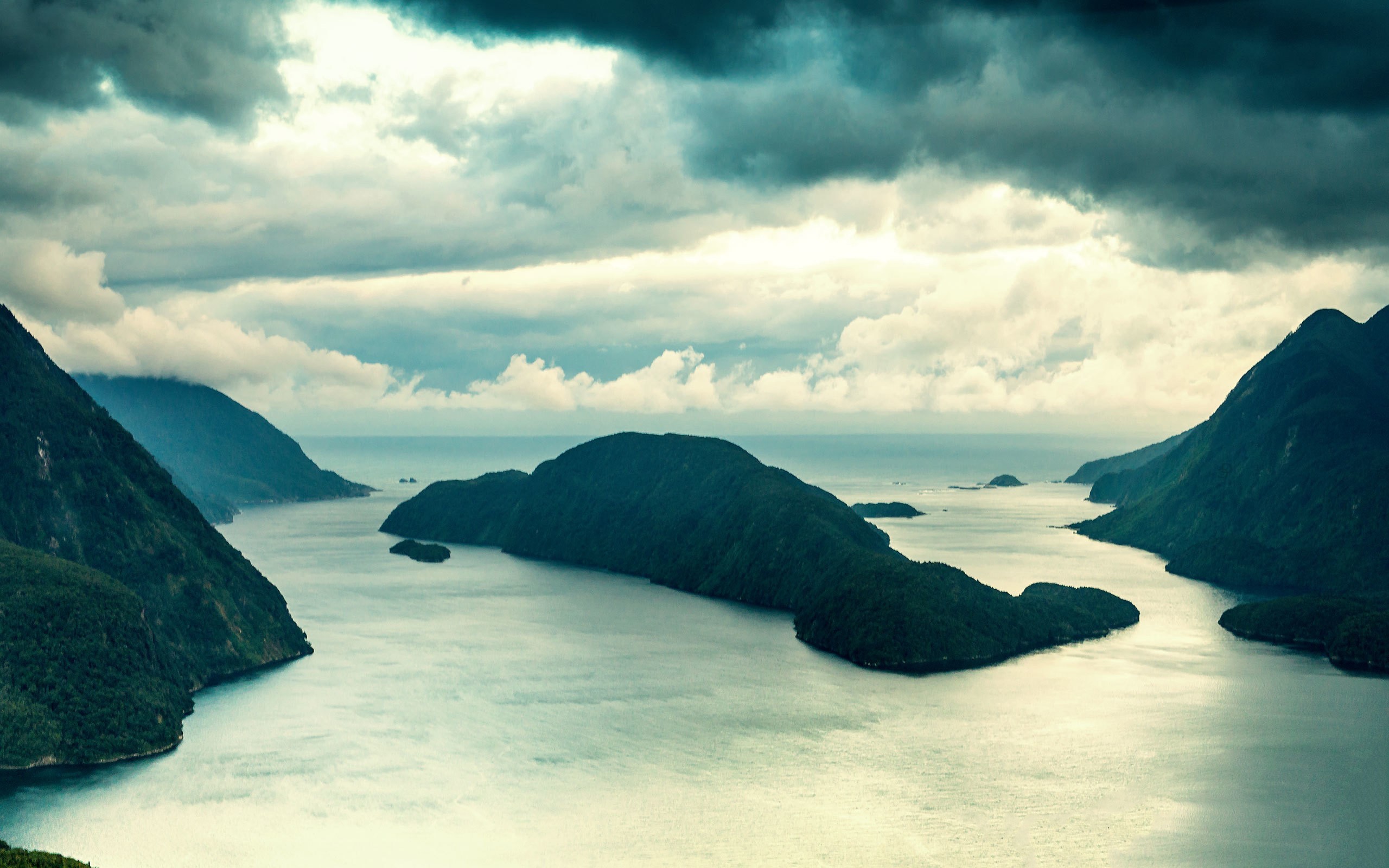 General 2560x1600 landscape overcast island mountains green photography cyan