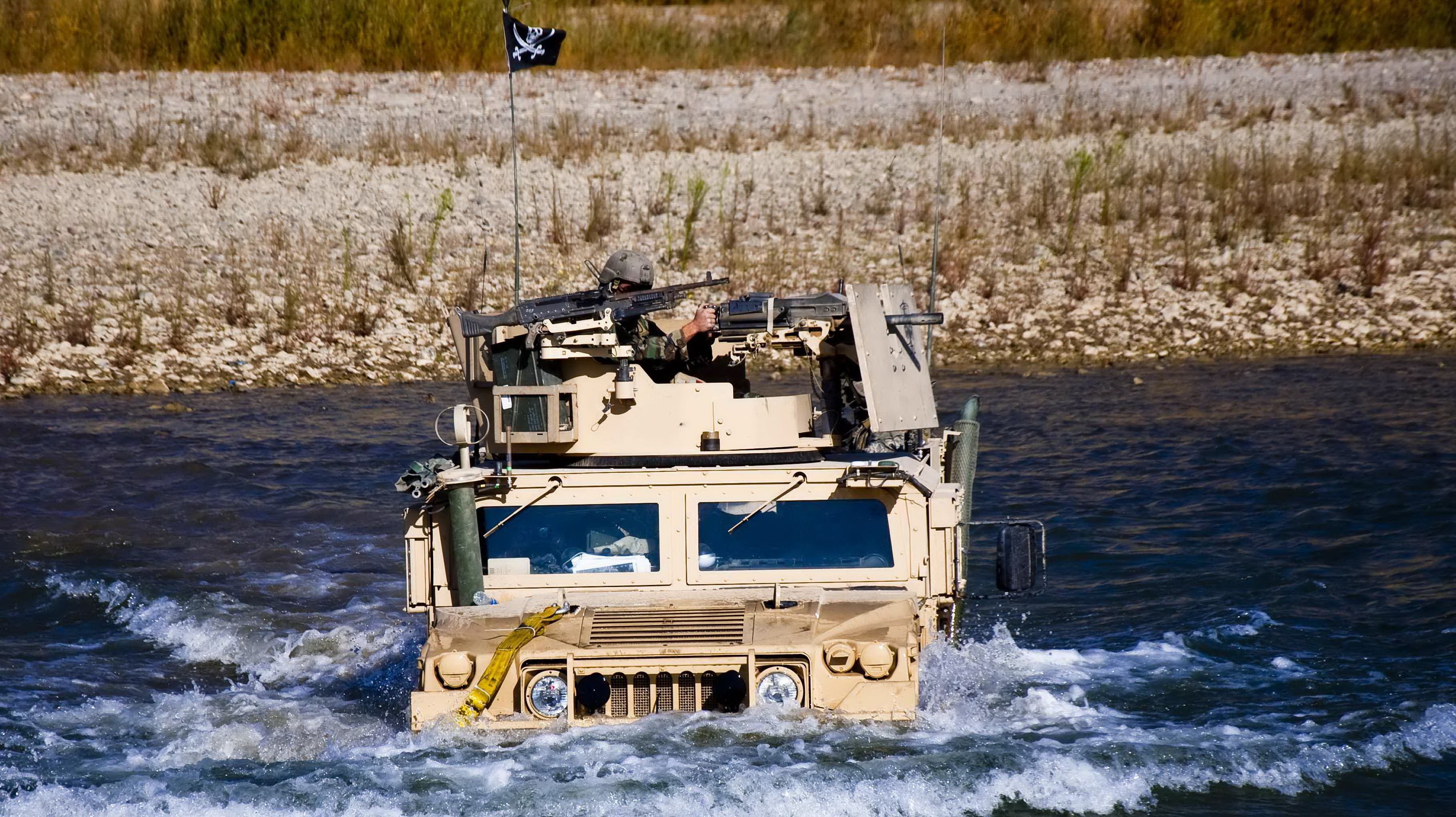 General 3634x2039 Humvee Jolly Roger machine gun car military military vehicle