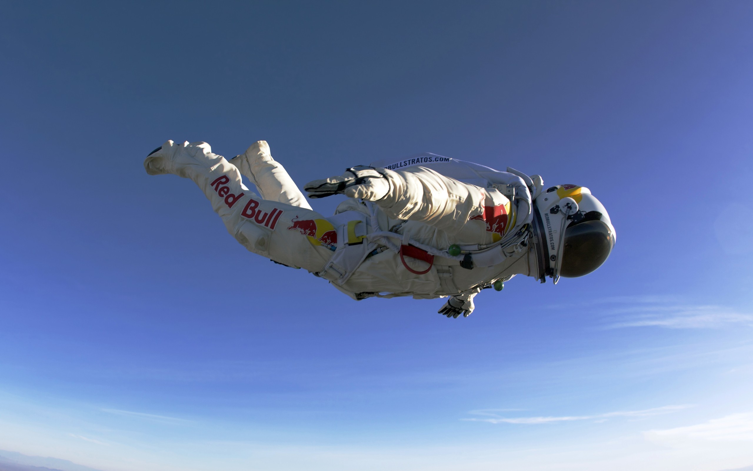 General 2560x1600 Red Bull sky diving Felix Baumgartner skydiver skydiving