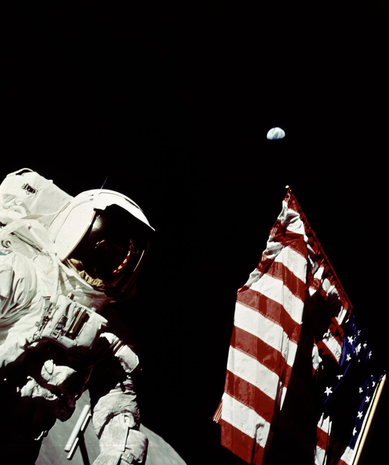 General 1285x1536 astronaut USA flag Earth space movie sets portrait display Apollo program NASA
