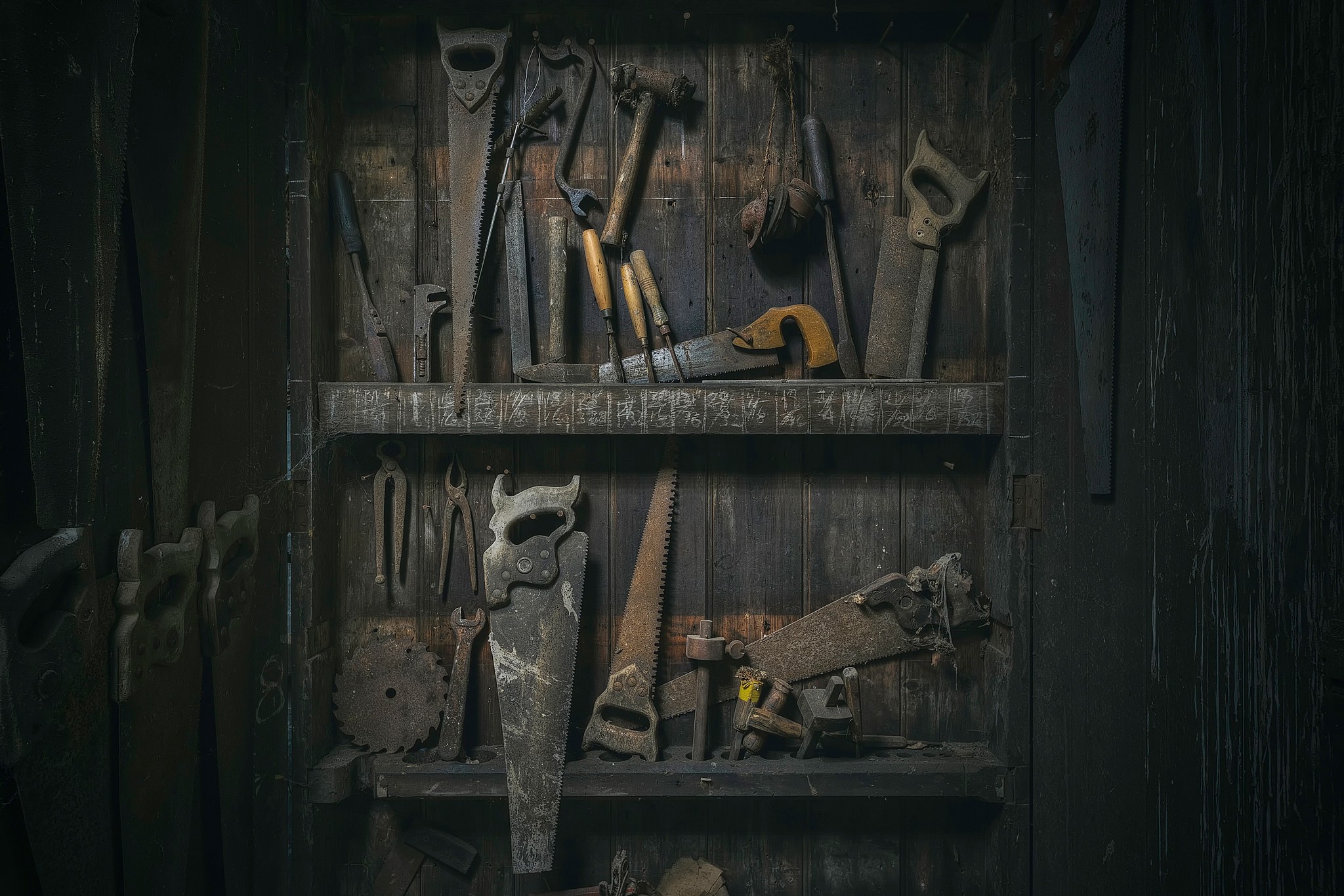 General 2048x1365 tools old hammer rust metal Saw (Tools)