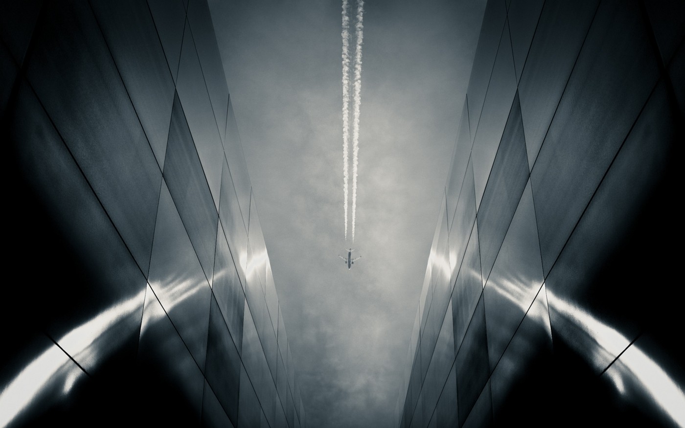 General 1400x875 landscape urban architecture airplane tracks building reflection monochrome low-angle vehicle