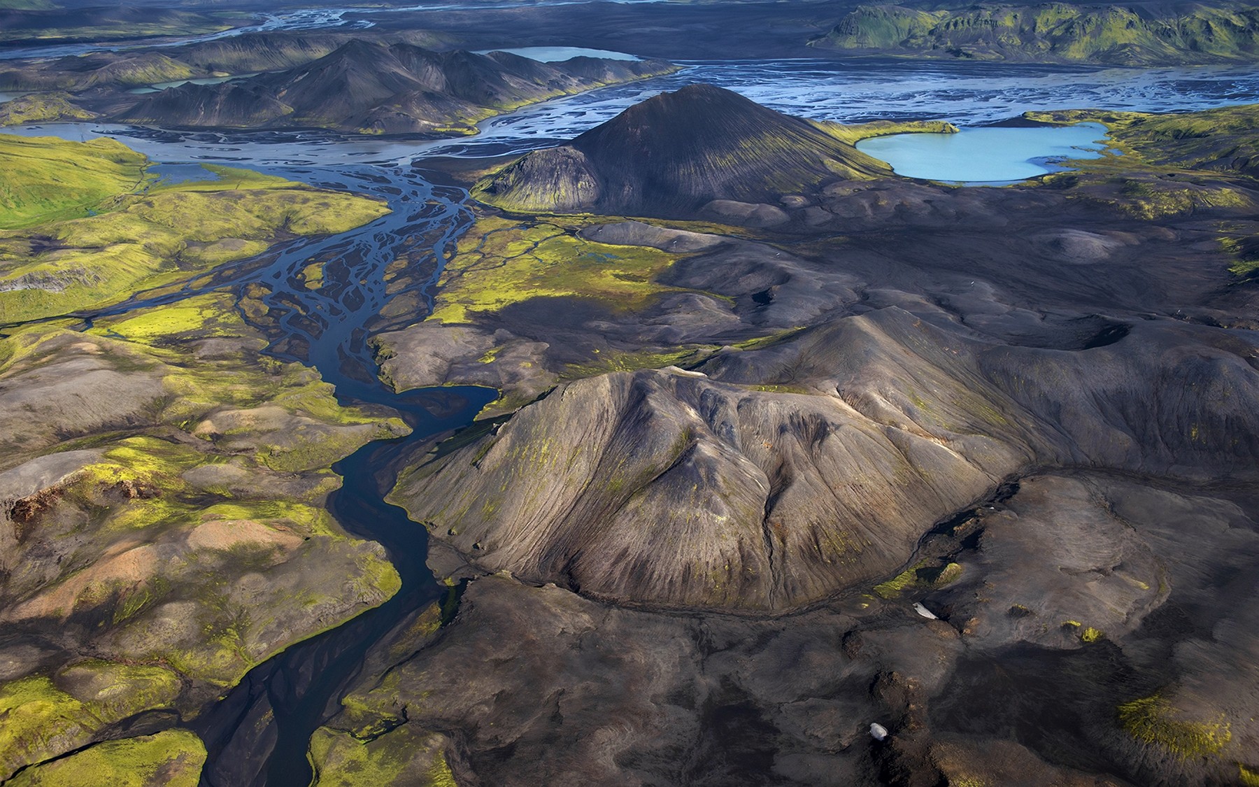 General 1800x1125 nature landscape mountains summer river Iceland aerial view