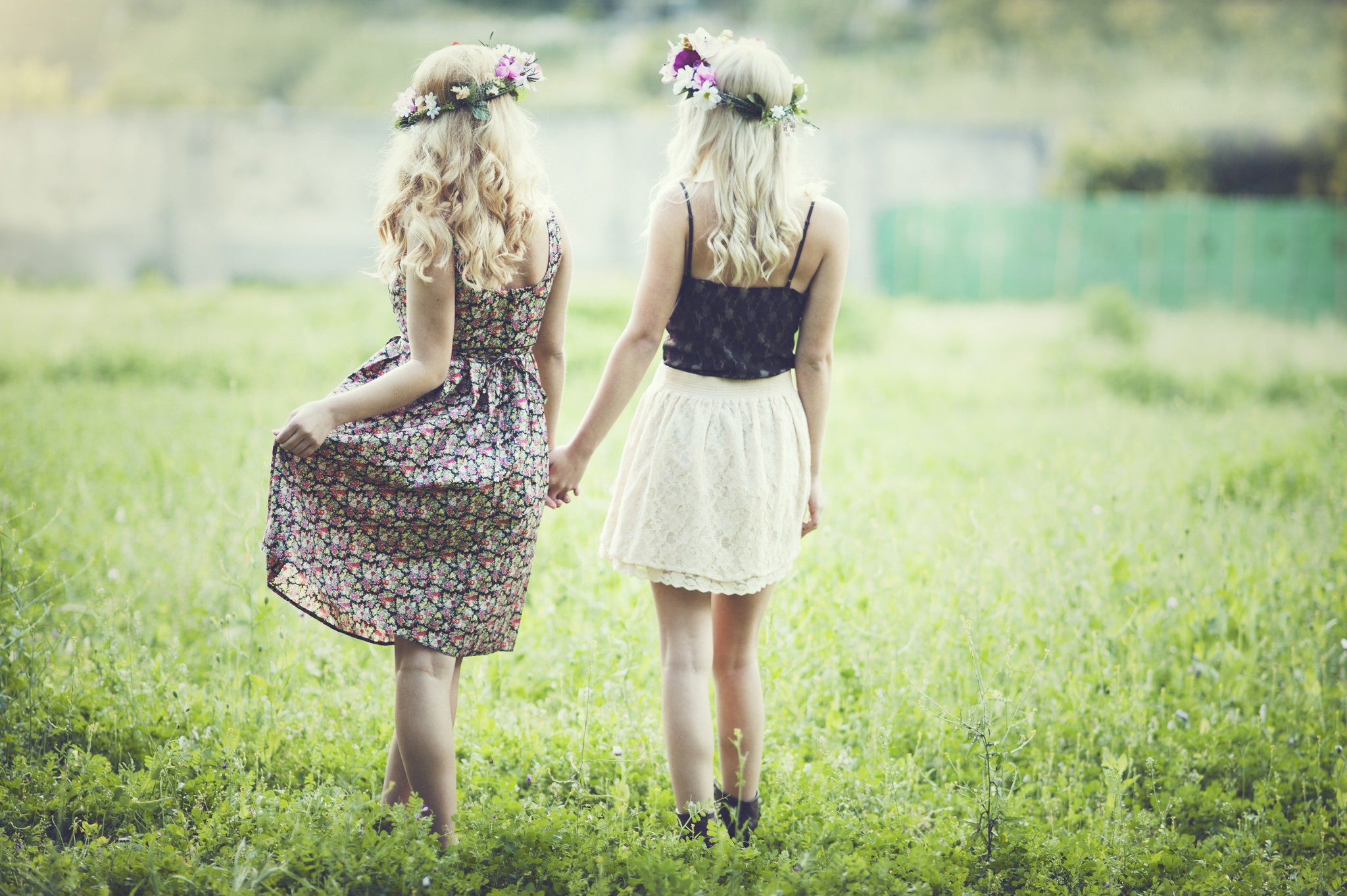 People 2048x1363 women blonde grass plains women outdoors outdoors flower crown two women standing plants dress summer dress