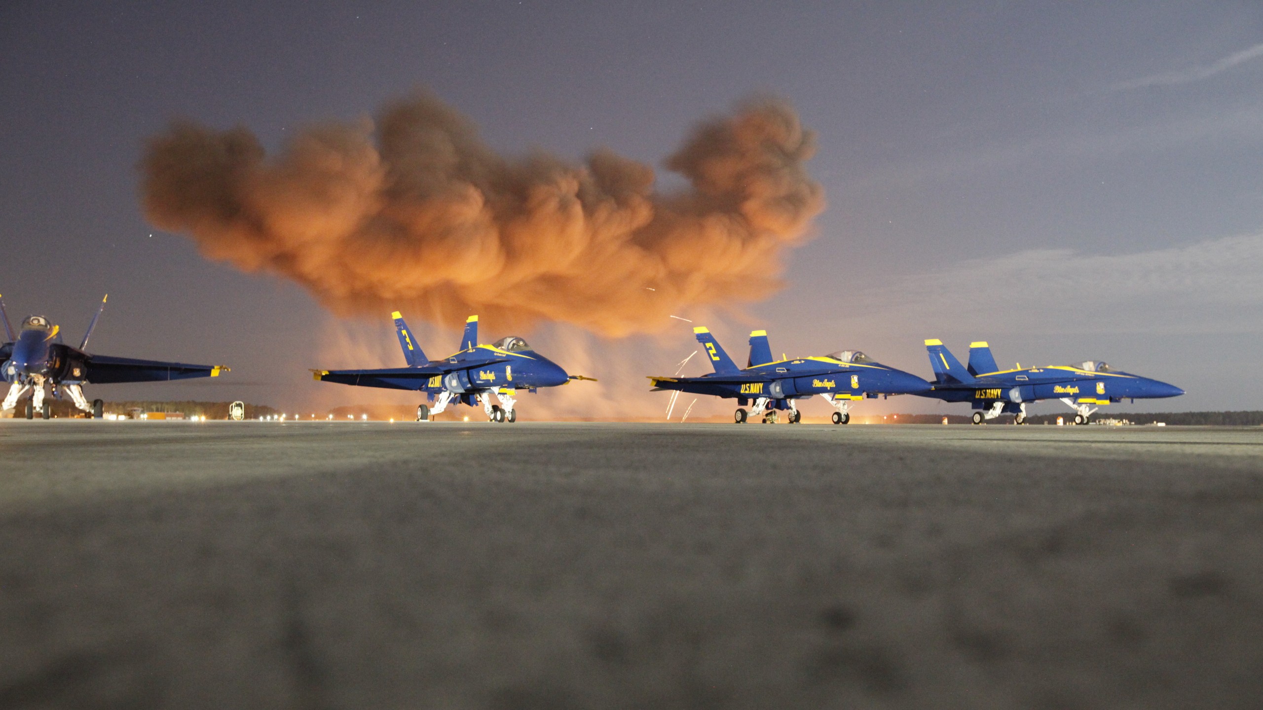 General 2560x1440 military aircraft military aircraft airplane jet fighter Blue Angels McDonnell Douglas F/A-18 Hornet military vehicle smoke vehicle