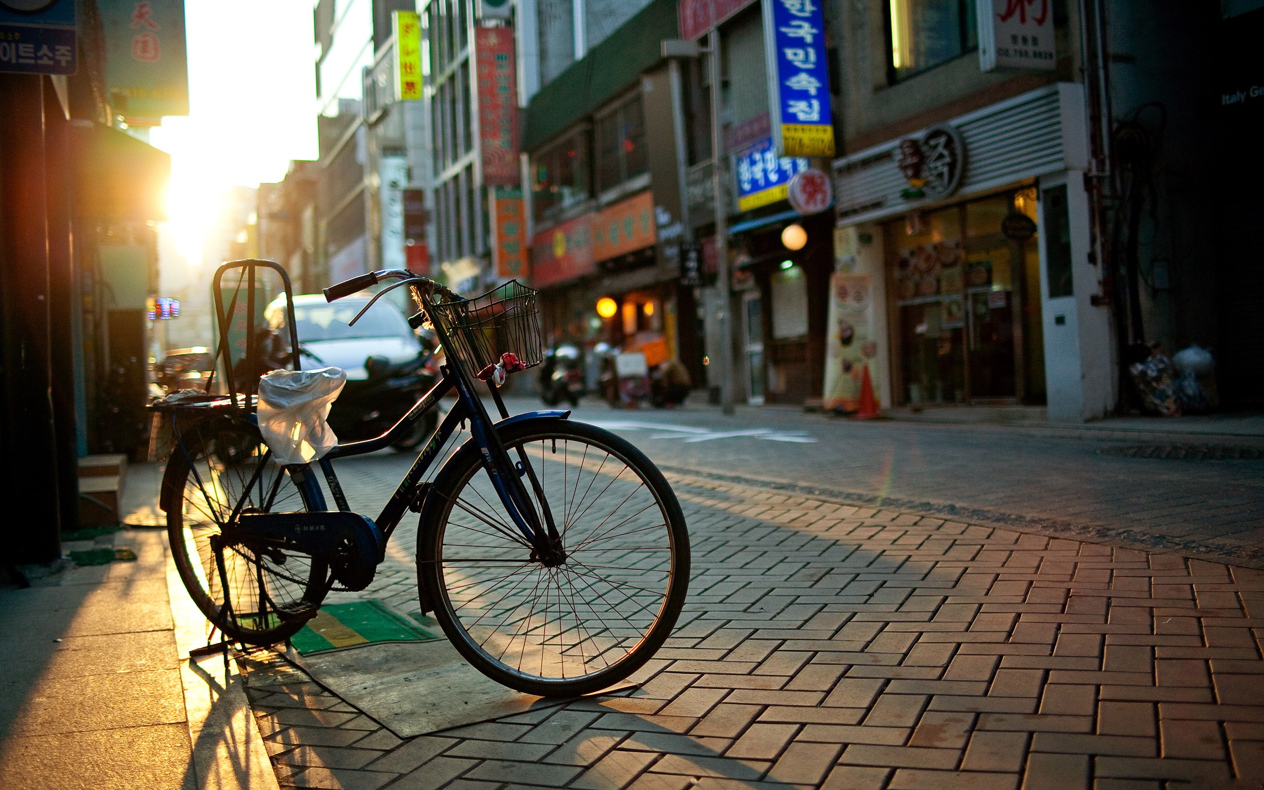 General 2560x1600 cityscape city street sunlight vehicle urban bicycle Asia South Korea