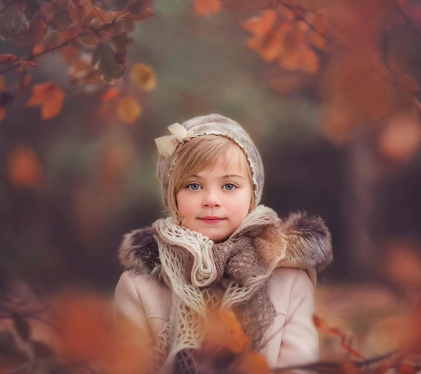 People 1440x1280 leaves fall children