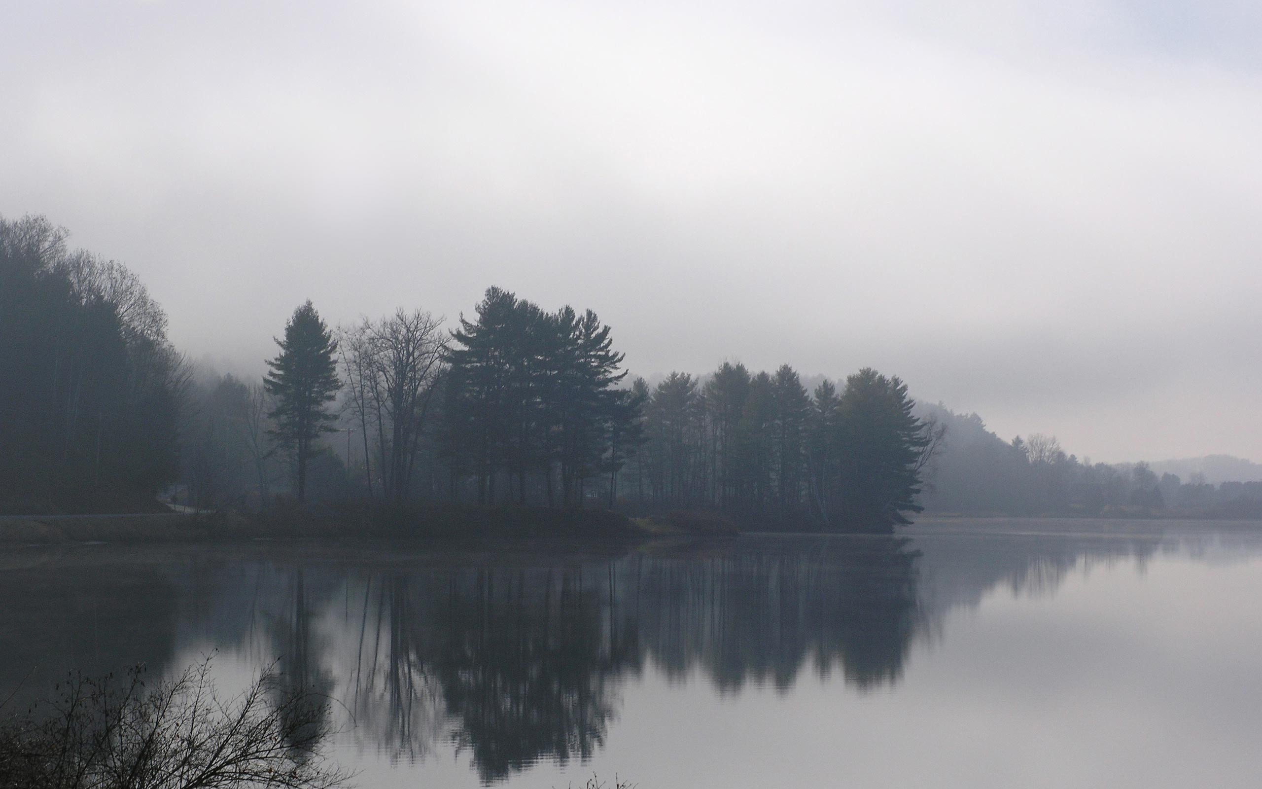 General 2560x1600 nature lake mist reflection overcast gloomy Connecticut calm waters