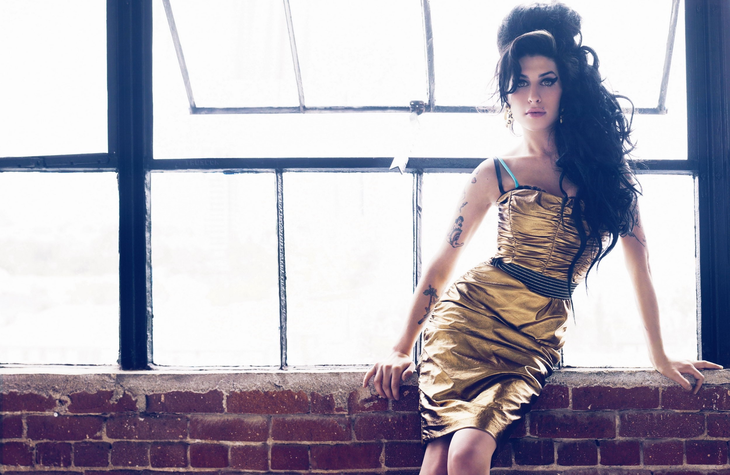 People 2500x1626 Amy Winehouse singer bricks tattoo window brunette women deceased women indoors long hair inked girls