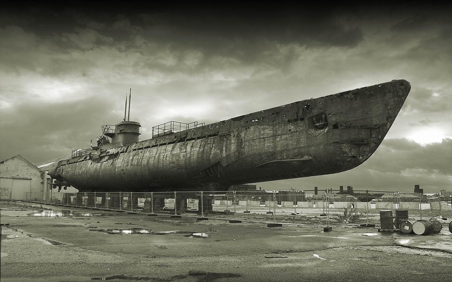 General 1440x900 submarine wreck vehicle military vehicle military Birkenhead England