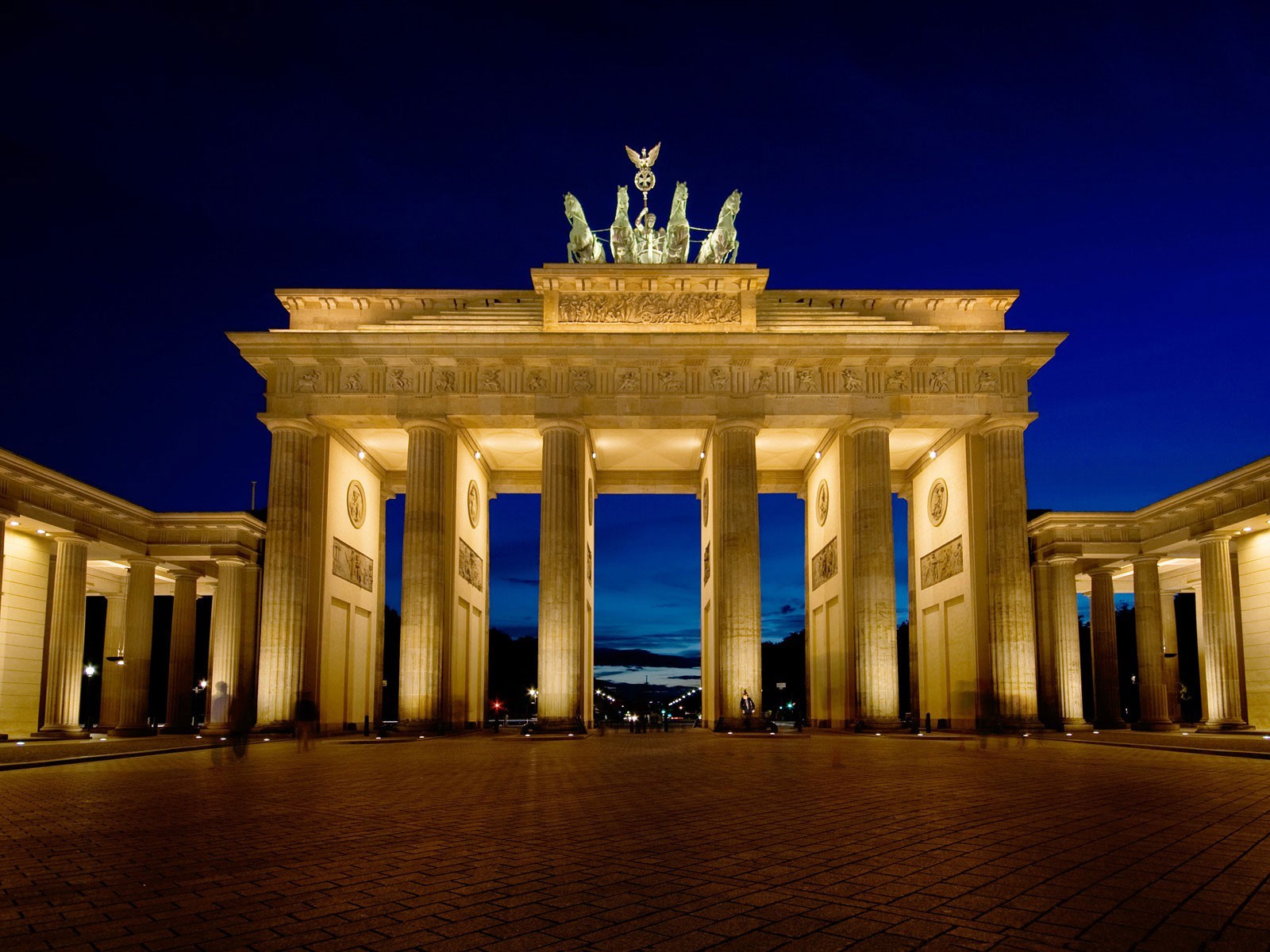 General 1600x1200 architecture city Berlin Brandenburg Gate night landmark Germany Europe