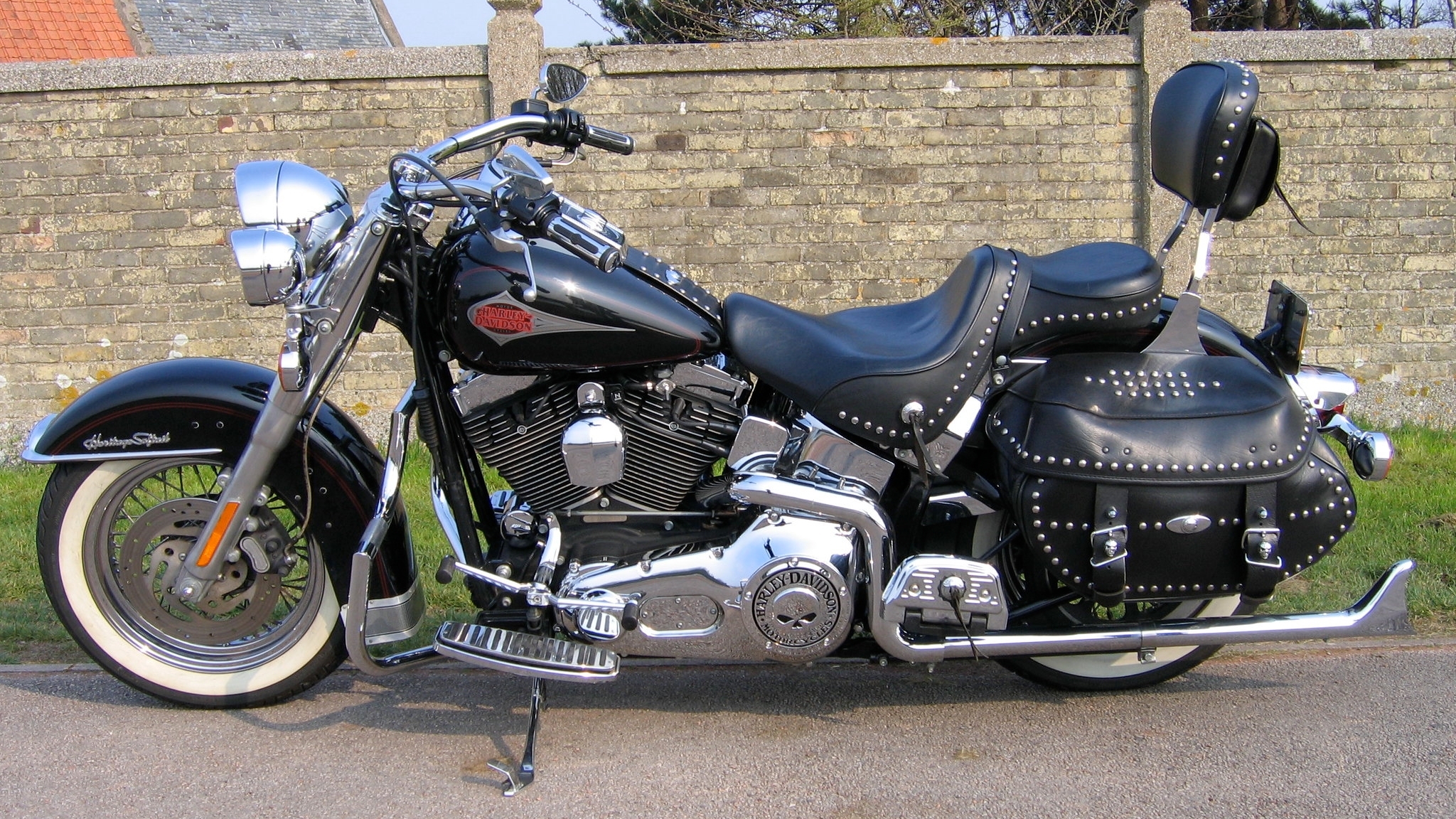 General 2048x1152 motorcycle Harley-Davidson vehicle Silver Motorcycles American motorcycles