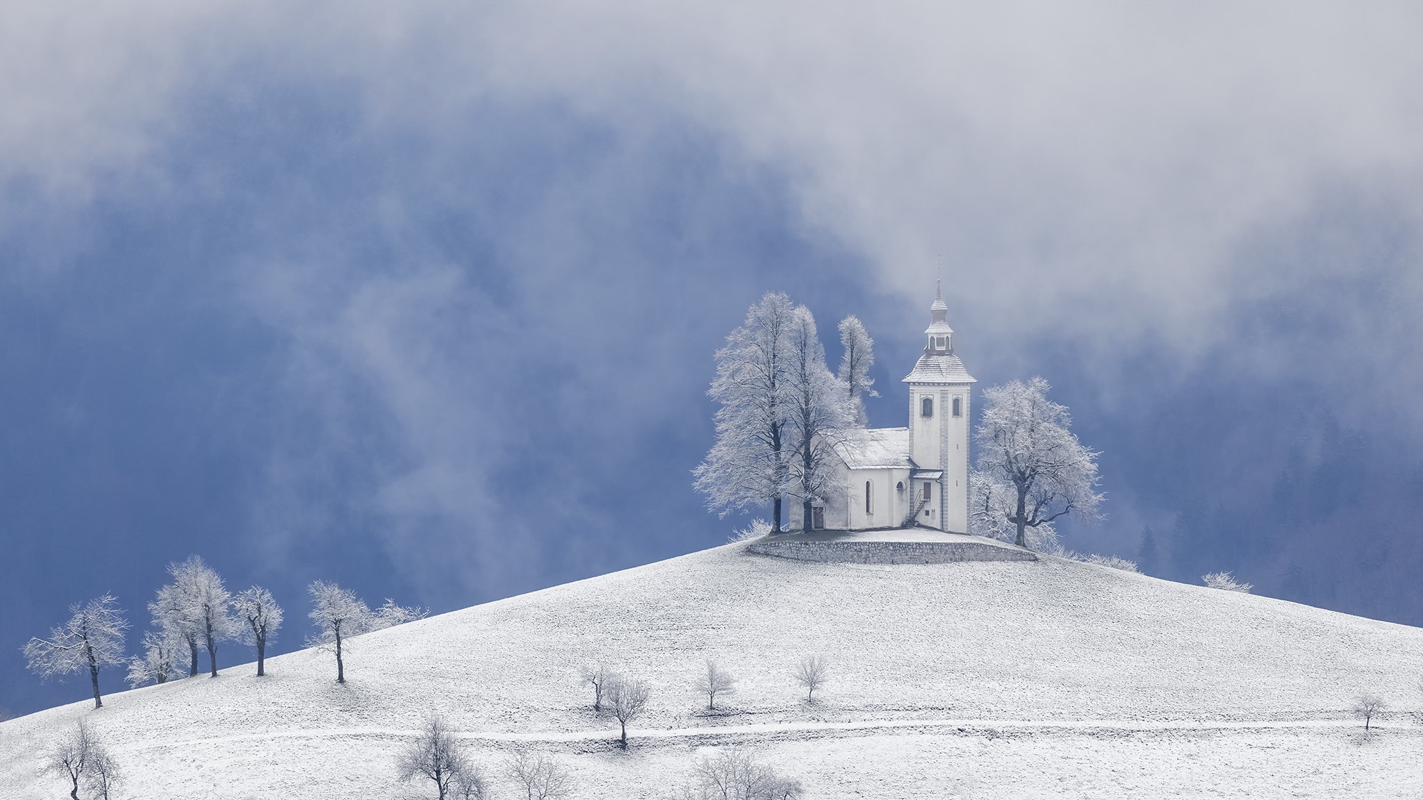 General 2048x1152 Slovenia winter cold outdoors snow church