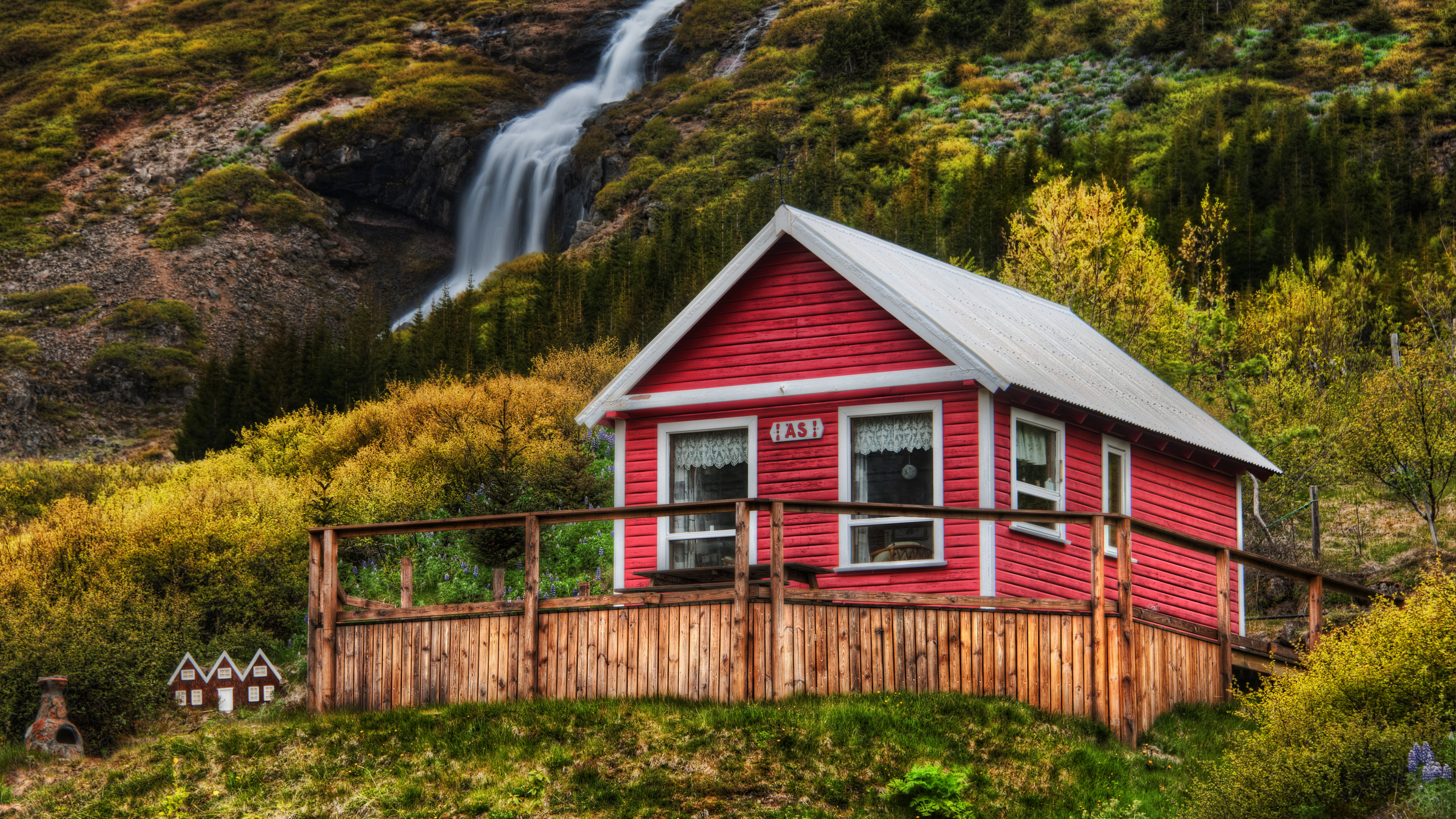 Одиноко стоящий дом. Исландия одинокий домик. Фарерские острова одинокий домик. Домик интроверта Исландия. Уютный домик в горах.