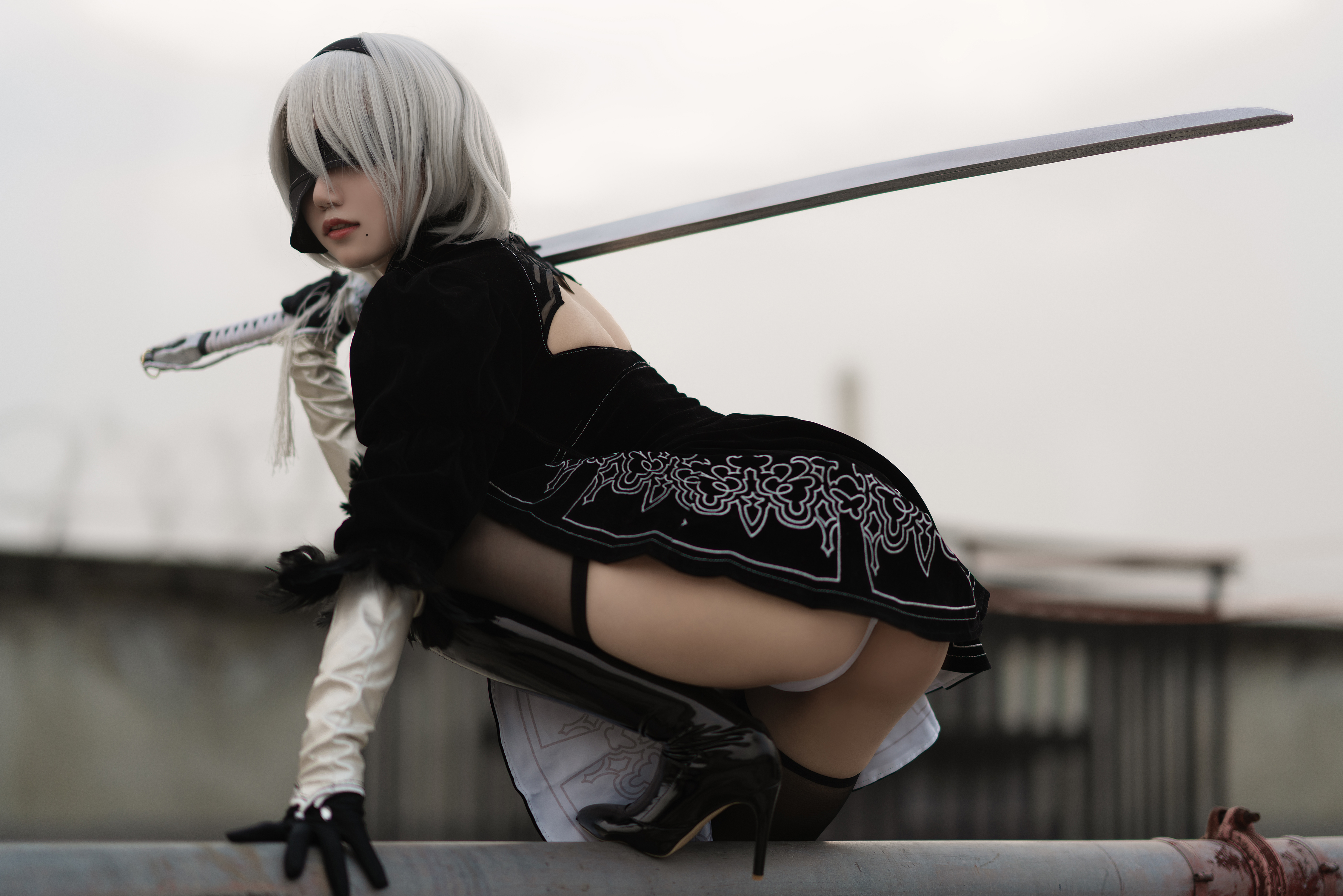 People 4500x3002 women model Asian 2B (Nier: Automata) video game girls white hair dress black dress upskirt ass thighs underwear panties white panties lingerie stockings black stockings knee-high boots sword outdoors women outdoors eyepatches parted lips high heeled boots moles mole under mouth cosplay Yummy Chiyo video games Nier: Automata