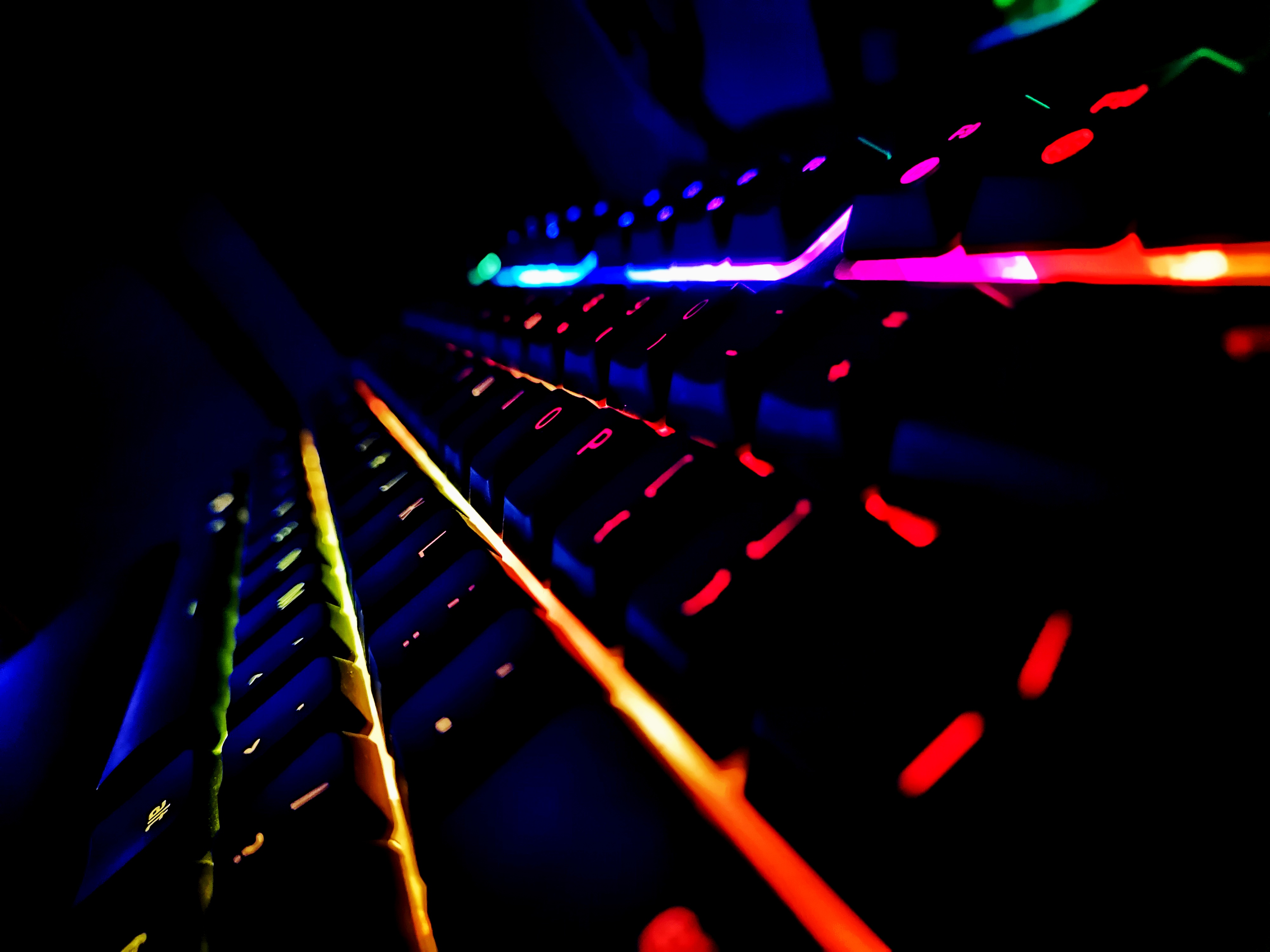 General 4000x3000 lights neon keyboards dark closeup RGB